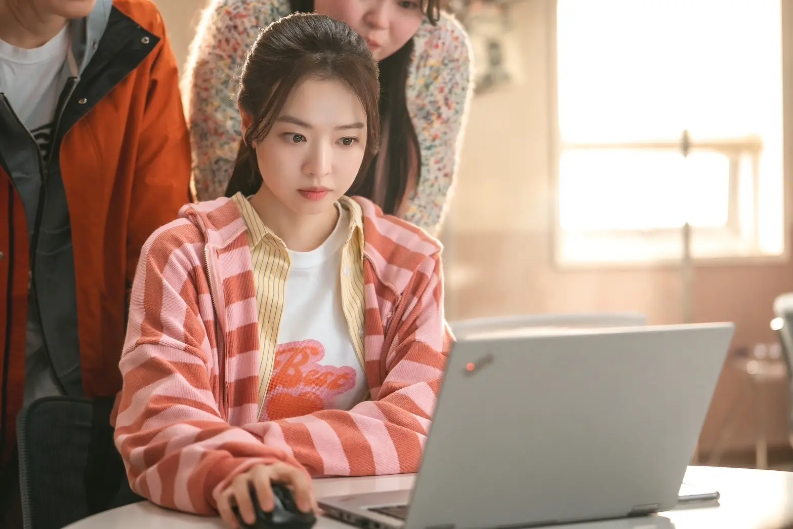 韓国ドラマ　アマゾンプライム　PrimeVideo　第4次恋愛革命 〜出会いはエラー：恋はアップデート～　劇中画像　ファン・ボルムビョル