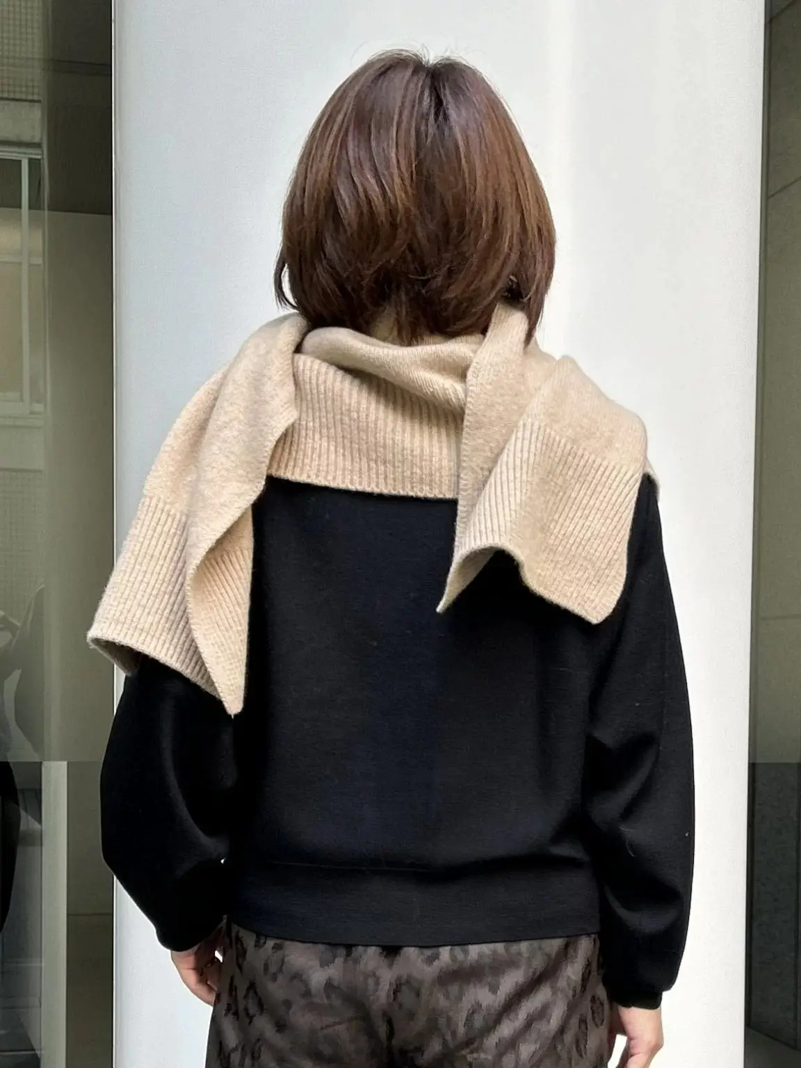 巻くだけでお洒落に変身♪都会的な抜け感を演出できる 「PROTAGONISTA・カーディガン風ストール」【50代ファッション】_1_8