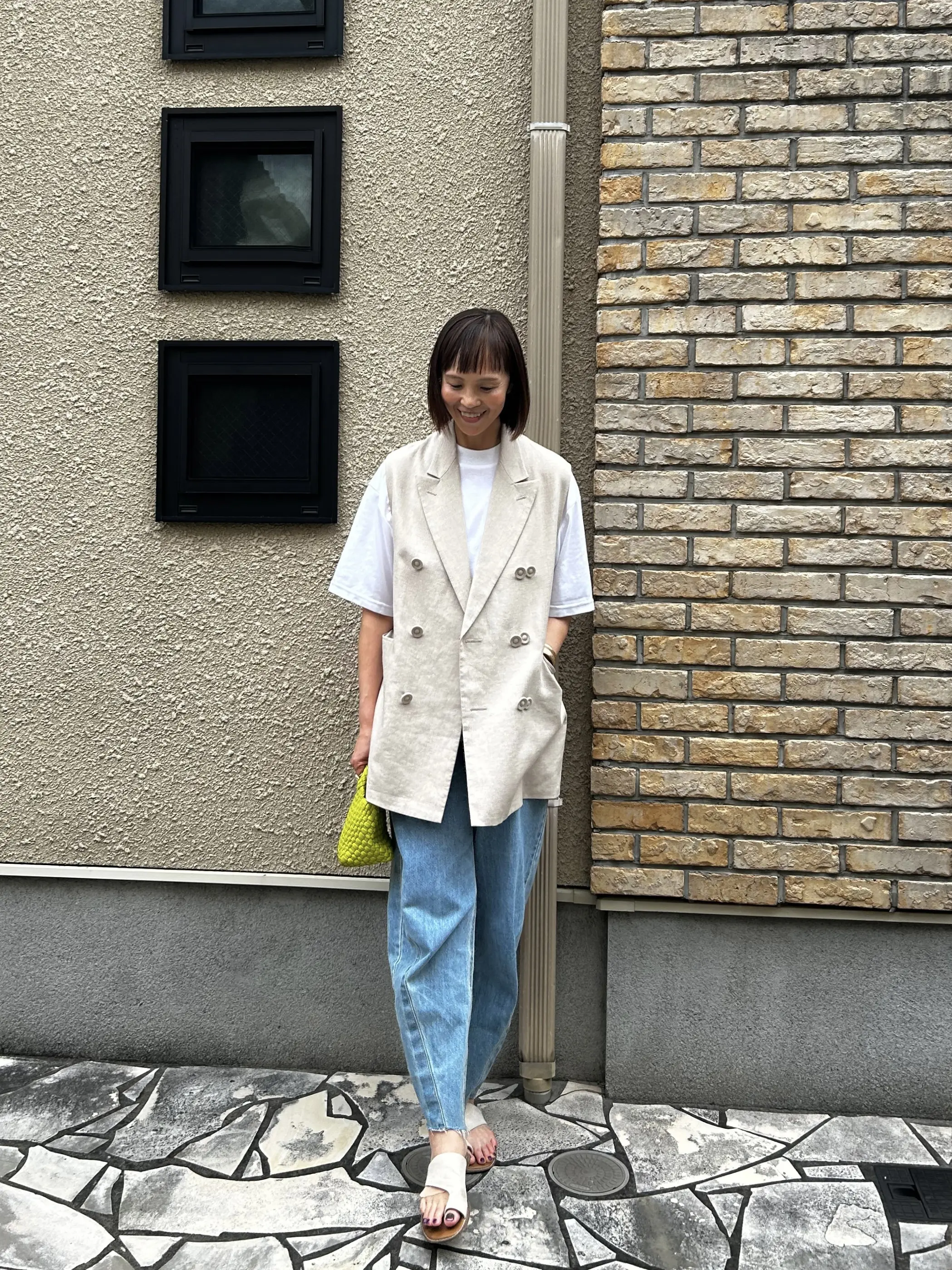 コーデの主役は麻です。麻は大人が着こなせる特権素材。 麻100%のジャケット&amp;ジレ_1_2