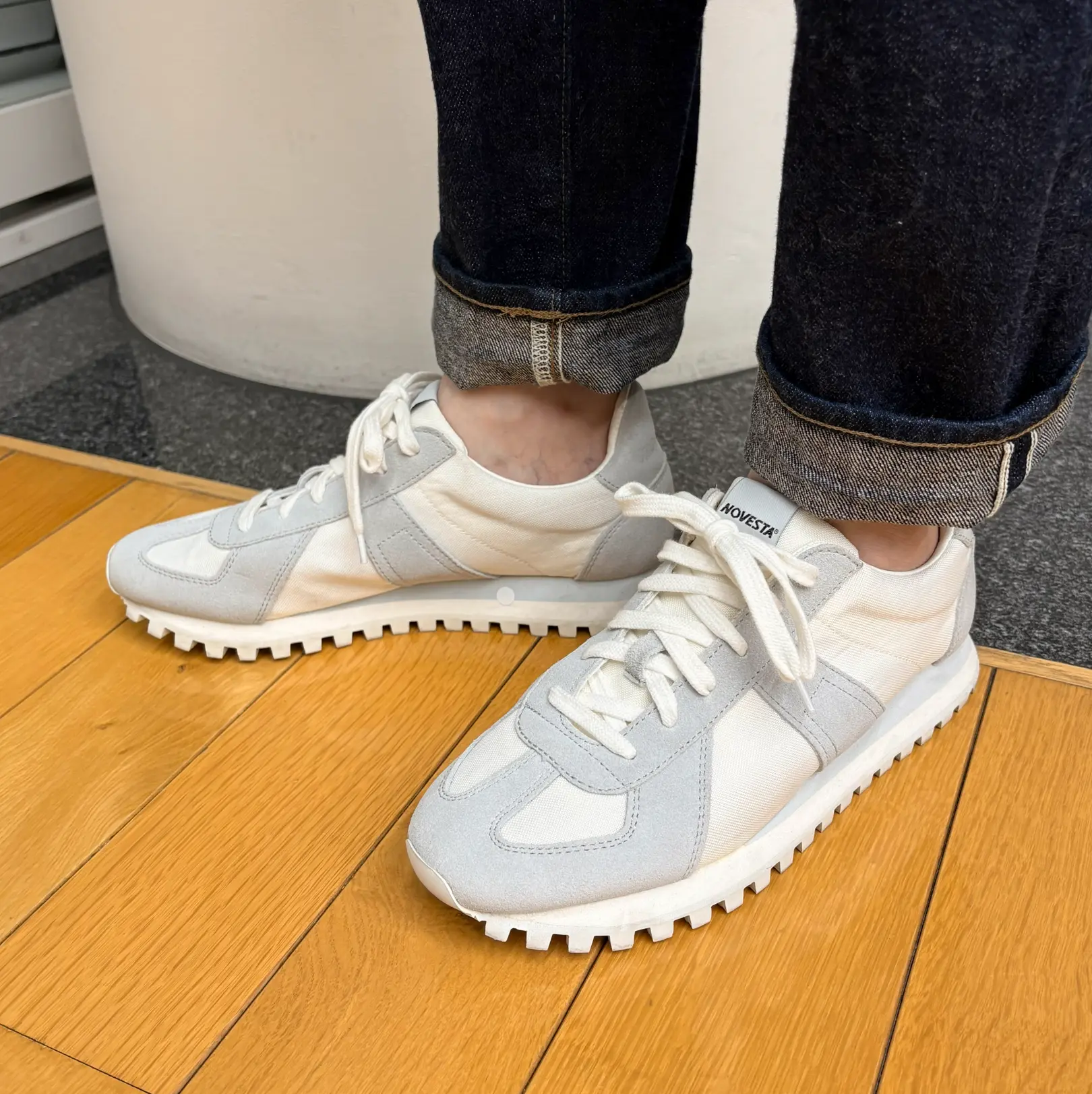 ノヴェスタ GERMAN TRAINER TRAIL WHITE スニーカー　エクラ編集部の愛用スニーカー