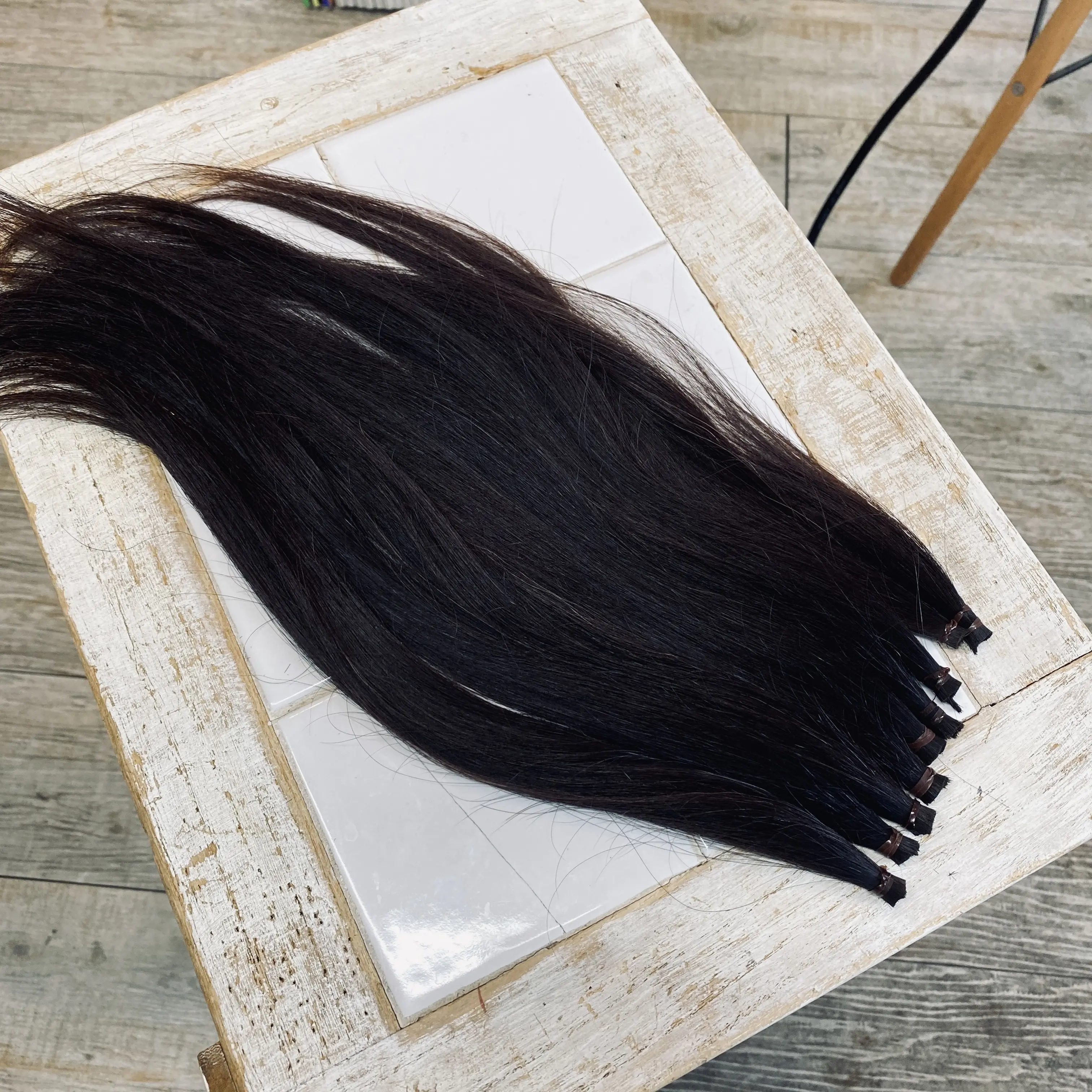 ヘアドネーションカット後の42㎝の髪の束