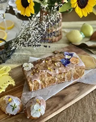パウンド型とレモン型で作ったオリーブオイルのレモンヨーグルトケーキ
