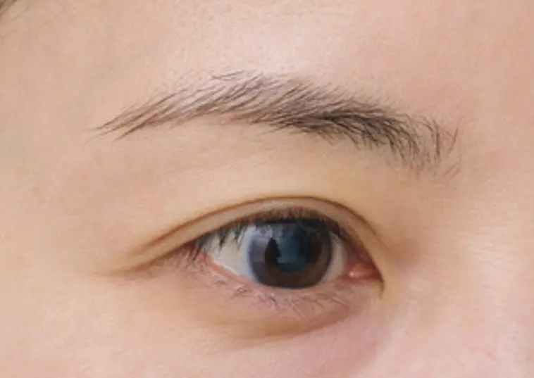 前野さちこさん （ビューティエディター）の美眉メソッド　メイク前の写真