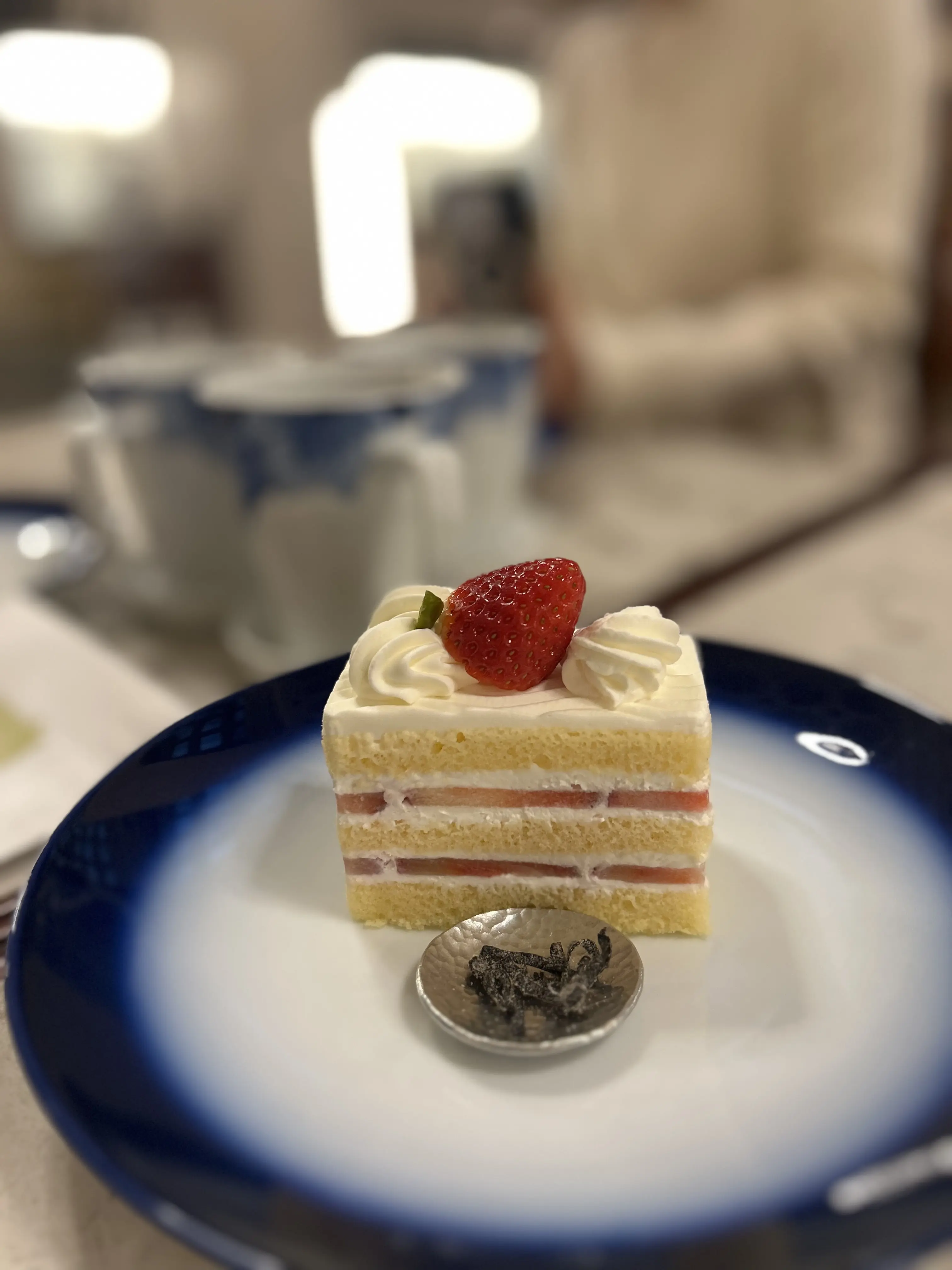 丸の内　明治安田CAFE丸の内　丸の内ランチ　丸の内女子会　ショートケーキ