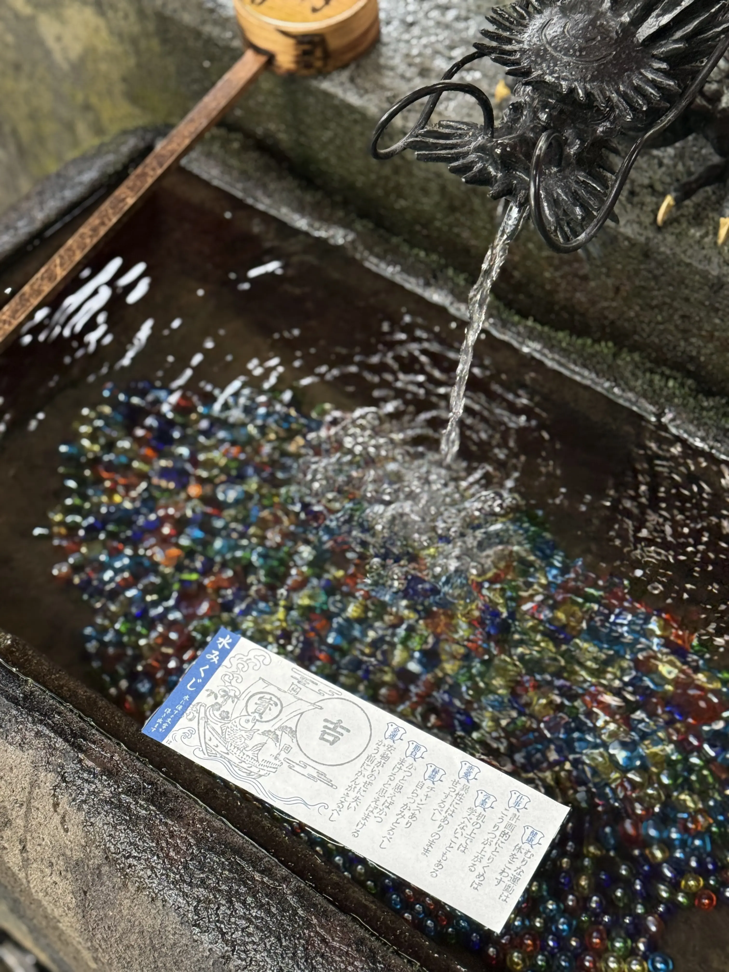 石川県　金沢市　金沢観光　石川県立図書館　建築美　金澤神社　金沢神社　石浦神社　神社巡り　白蛇龍神　白蛇　金沢観光スポット　水みくじ