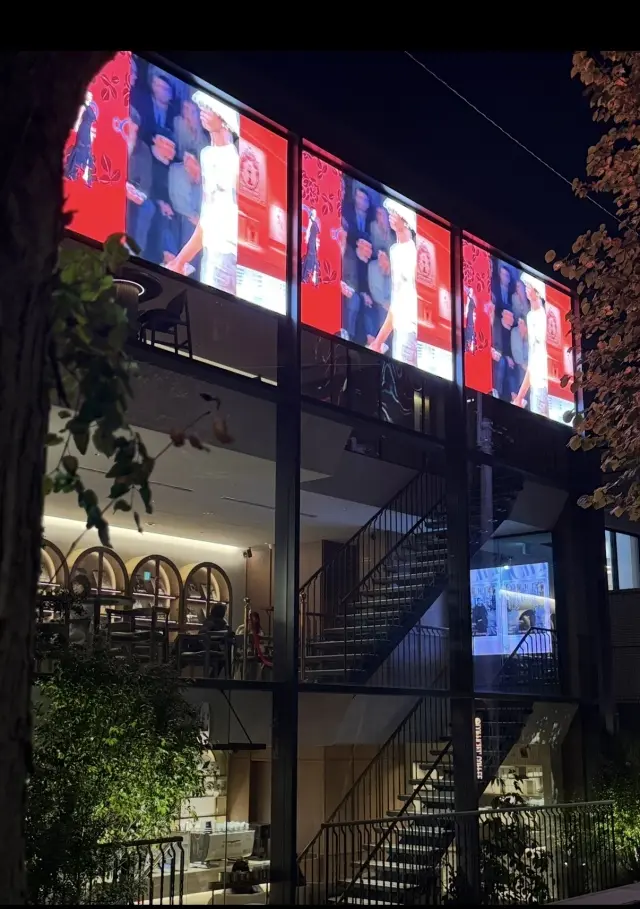 深まる秋、ファッションにアートにカルチャーに酔いしれて_1_2