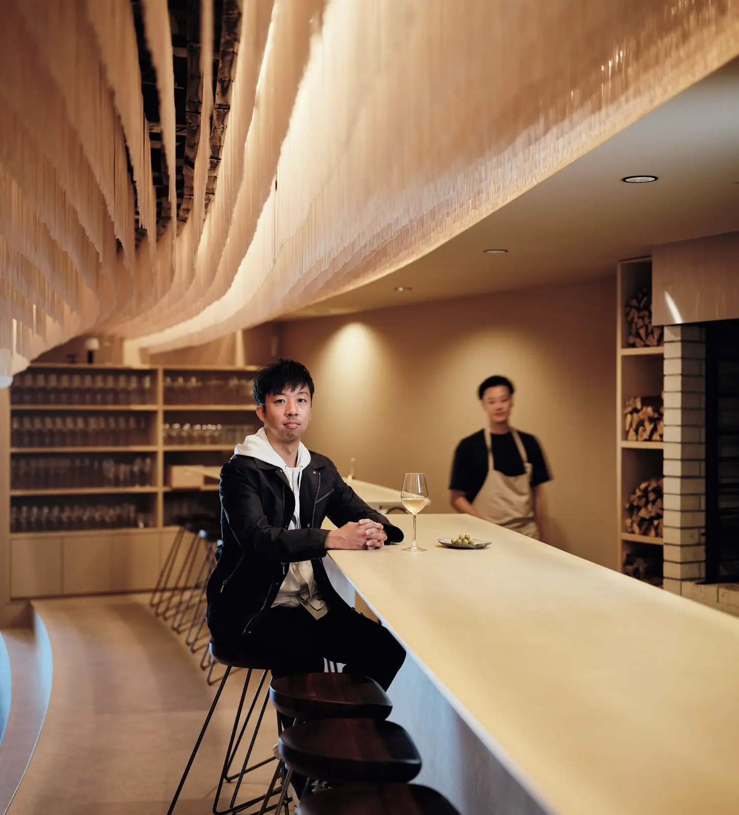 国内旅行　金沢　陶芸家、 建築家として、ハイブリッドな作品作 りを行うアーティストの奈良祐希さん