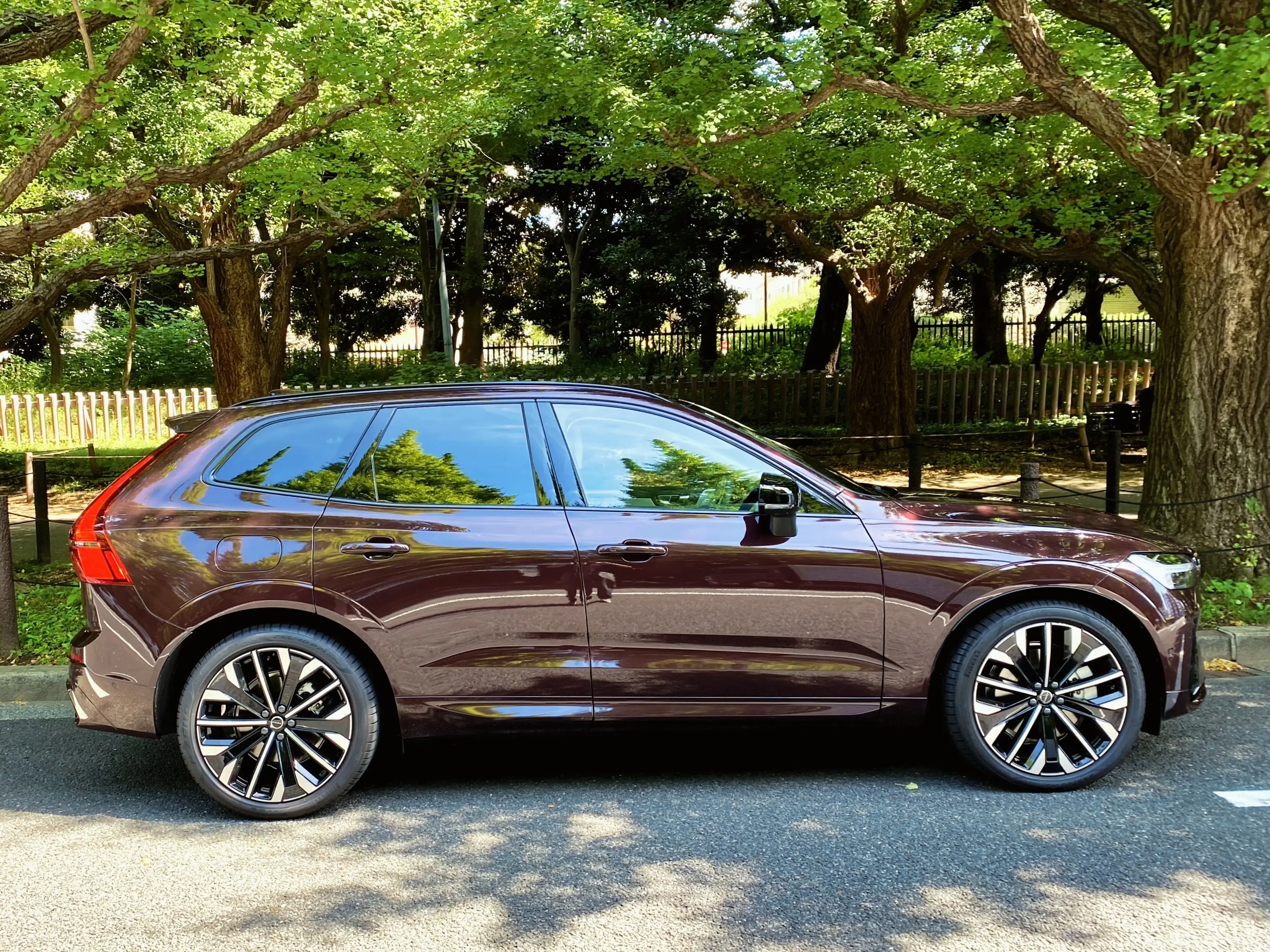 ボルボ　XC60 Ultra T6 Plug-in hybrid　外観 プラグインハイブリッドモデル マダムの“ぐっとくるクルマ”試乗 Webエクラ