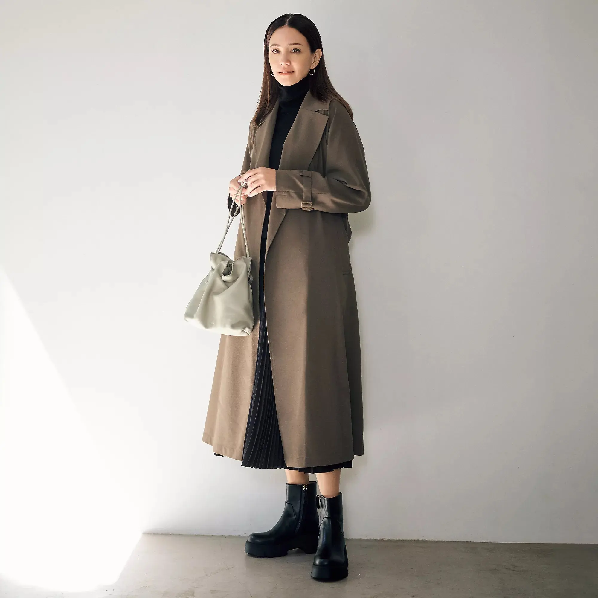 軽量でほっそり見えもかなう大人の快適ブーツ「Gianvito Rossi」のコンバットブーツ_1_1