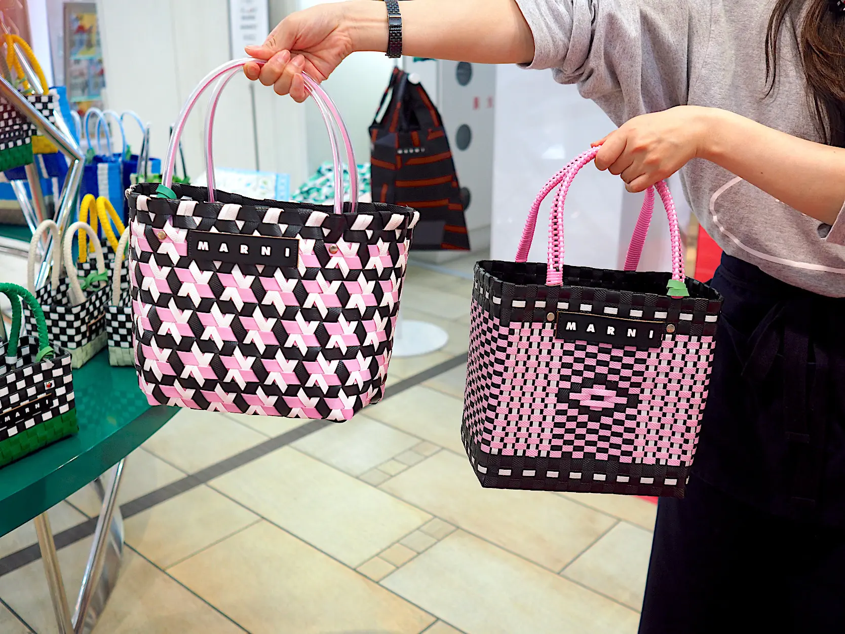 ブラック MARNI MARKET ミニバスケットバッグ