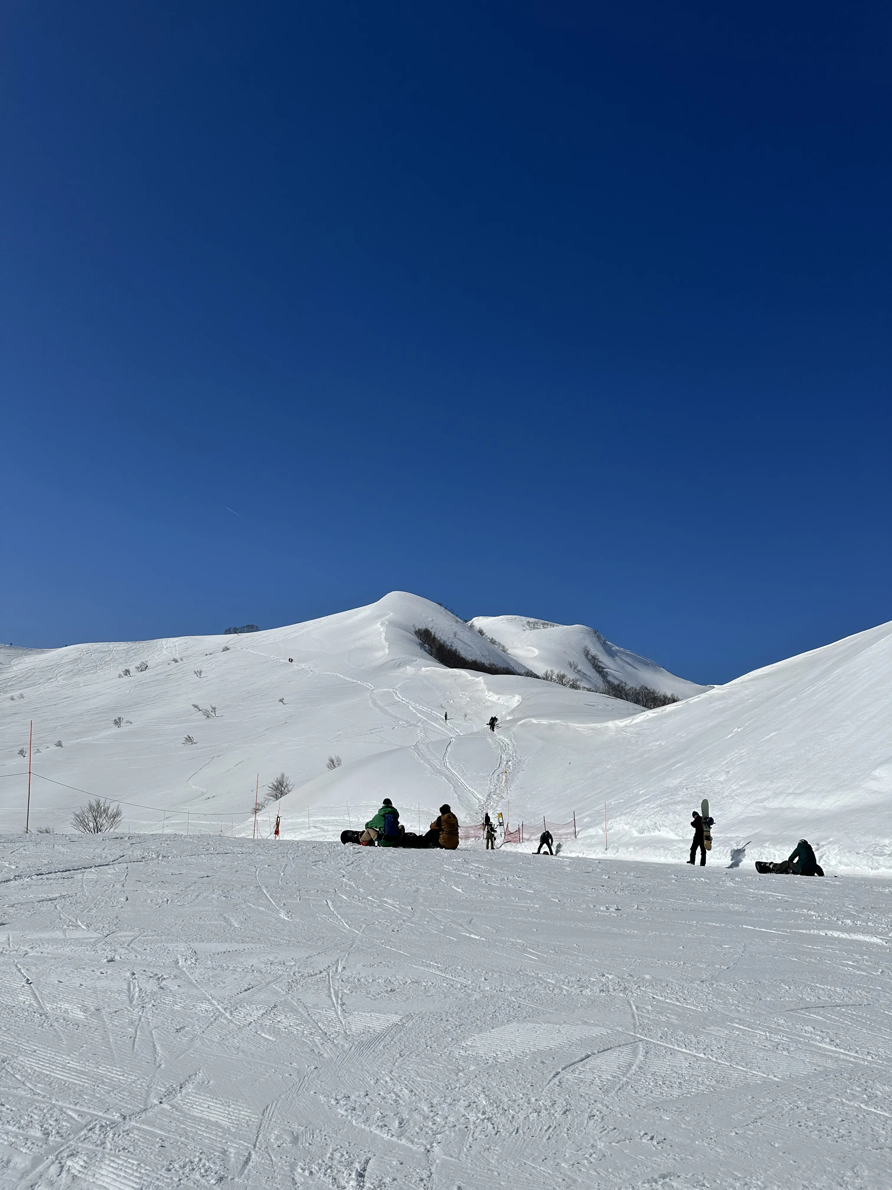 限りなく広がる青い空と白銀の山々、春スキーを満喫する上越旅行_1_5