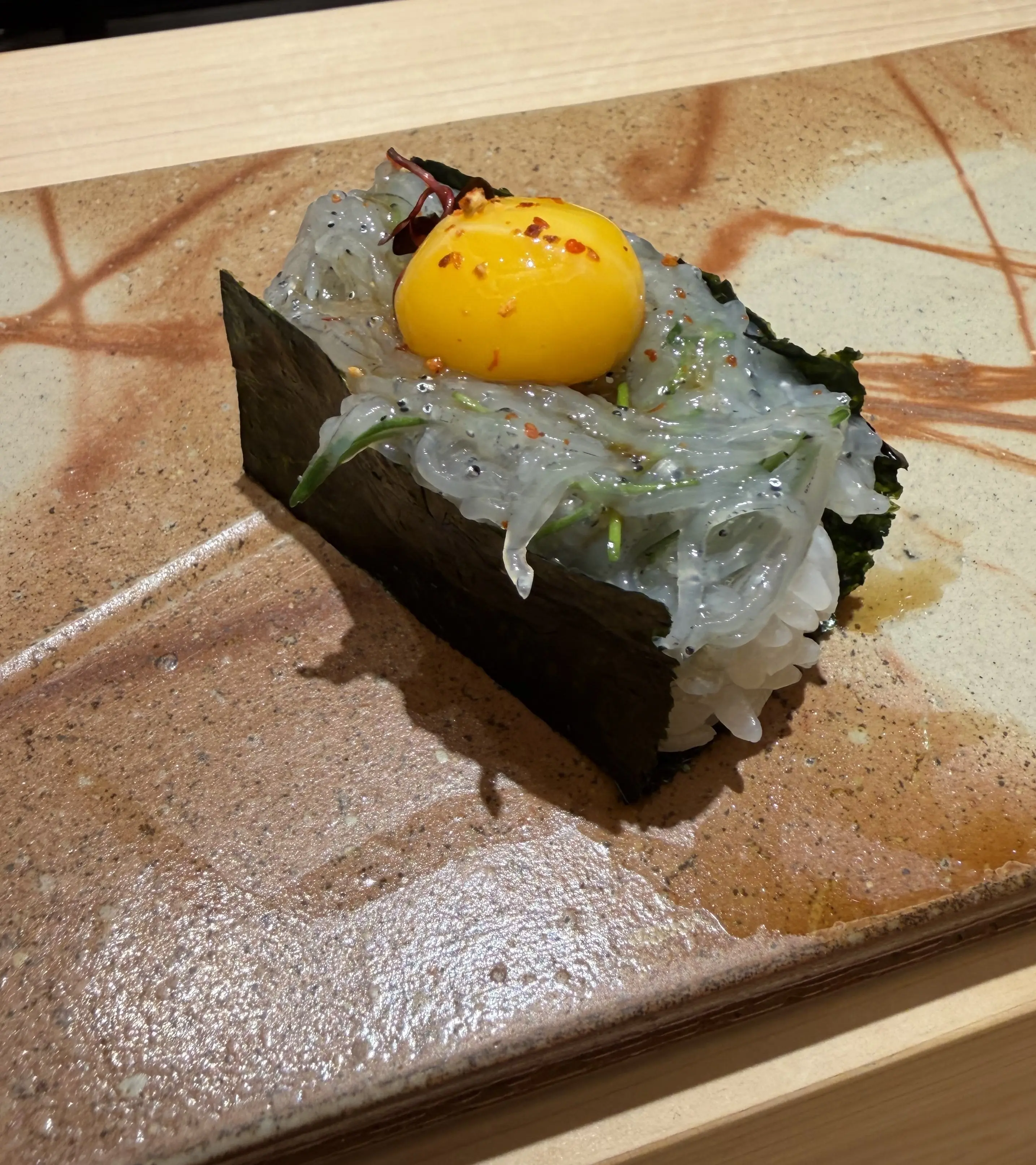 生シラスとうずらの卵のせ