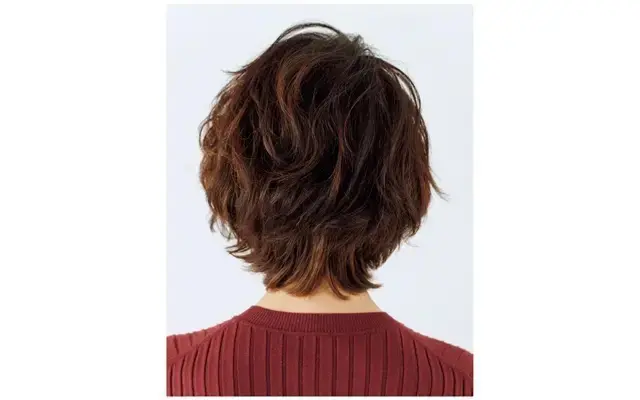 【50代髪型・ヘアスタイル】再現性抜群なパーマとウルフMIXの“こなれショート”