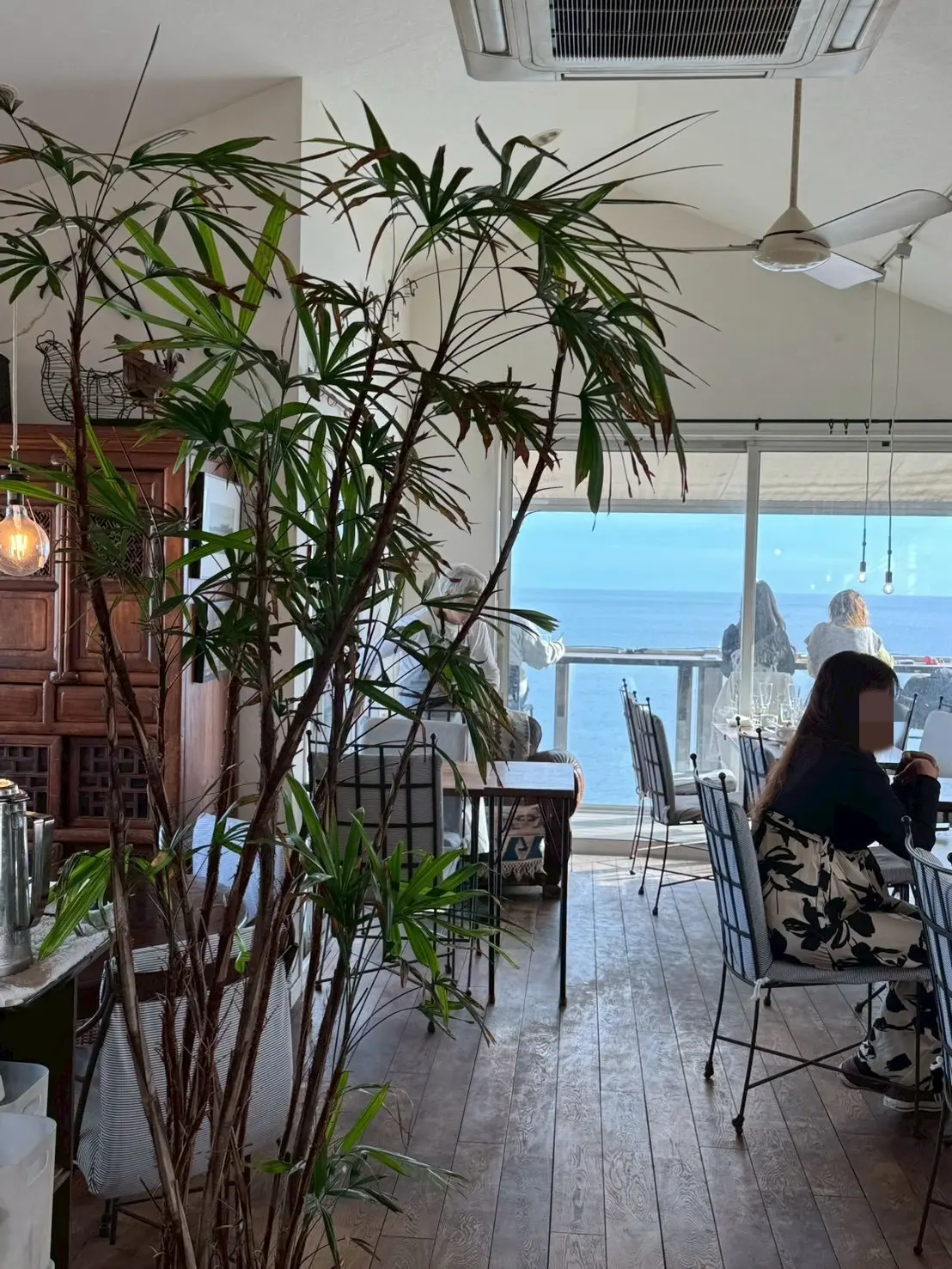 ふわふわイエローニットで鎌倉七里ヶ浜ランチ_1_5