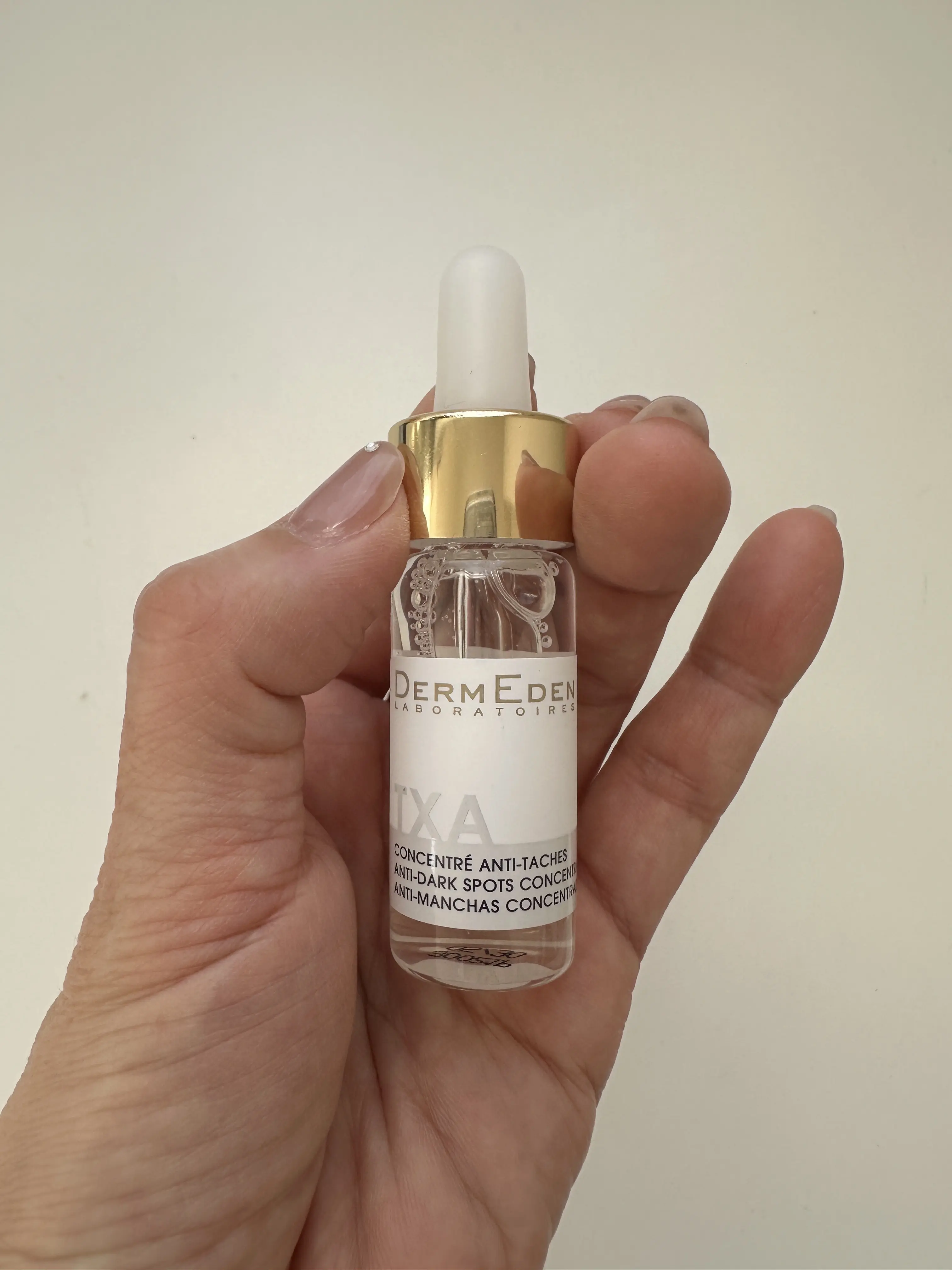 ダームエデン　DermEden　肝斑　シミ　美容液　トラネキサム酸　ナイアシンアミド