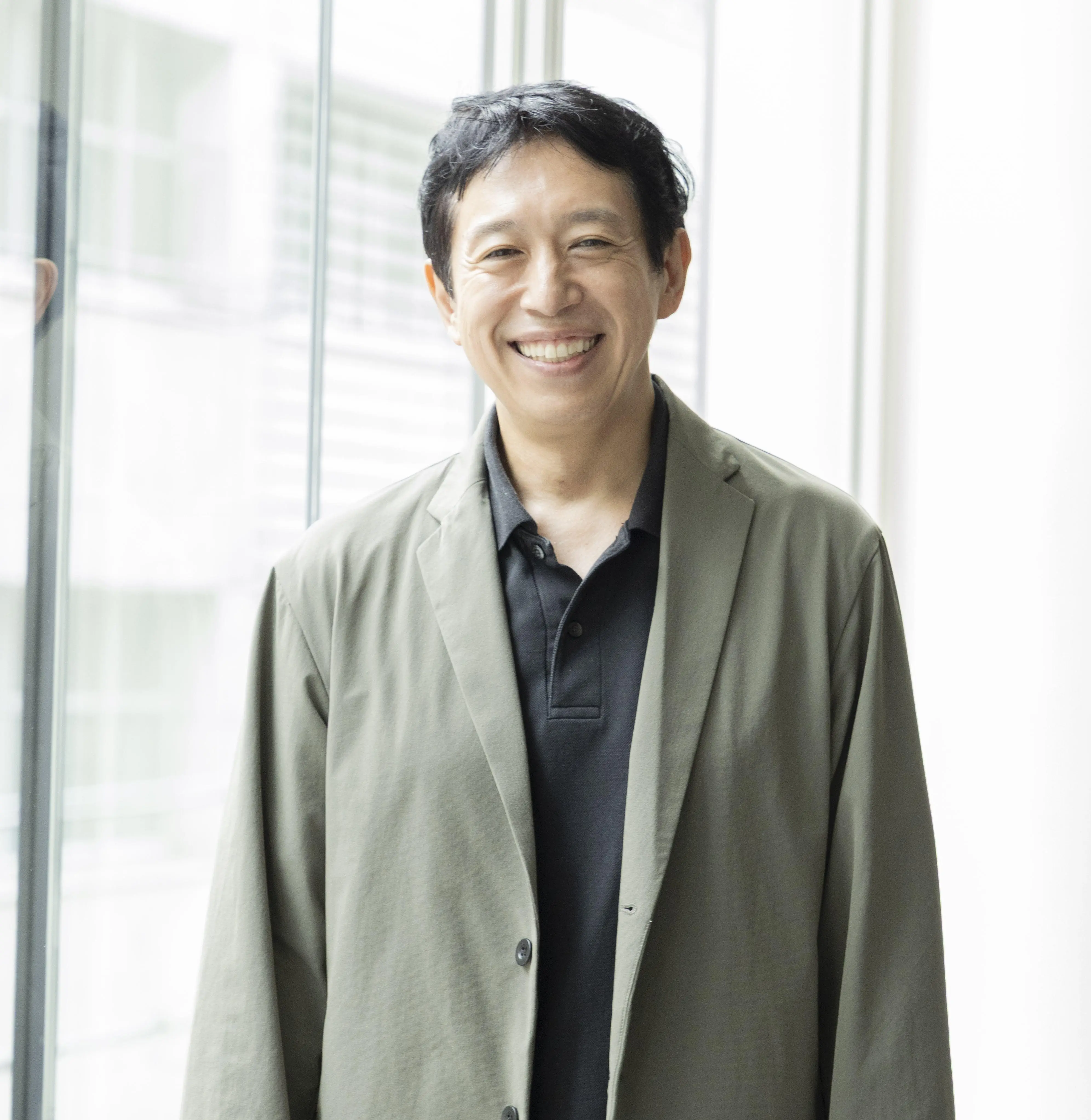 【作家・会社経営者 越川慎司さんインタビュー】「週休３日」の働き方を実現 プロフィール写真