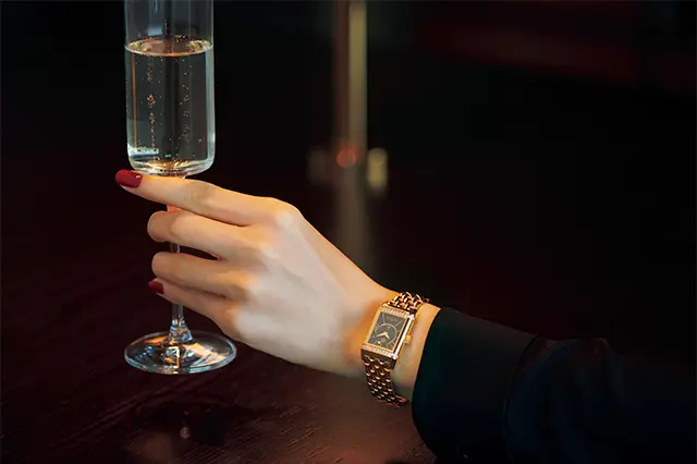 昼と夜で表情を変えて楽しむ「ジャガー・ルクルト」の名品腕時計「レベルソ」