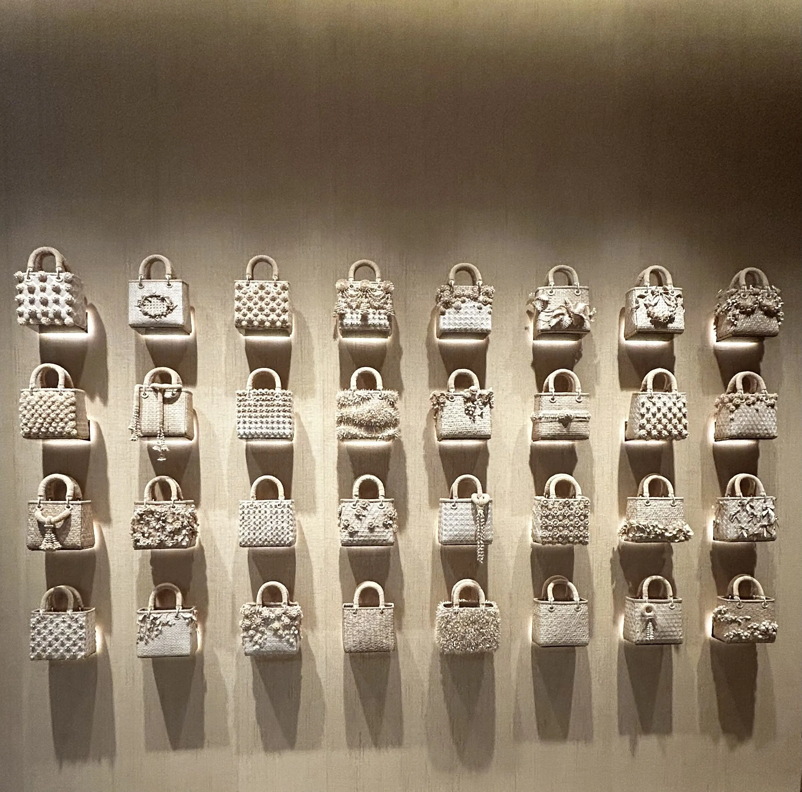 Dior Gold House Bangkok ディオール・ゴールド・ハウス バンコク
