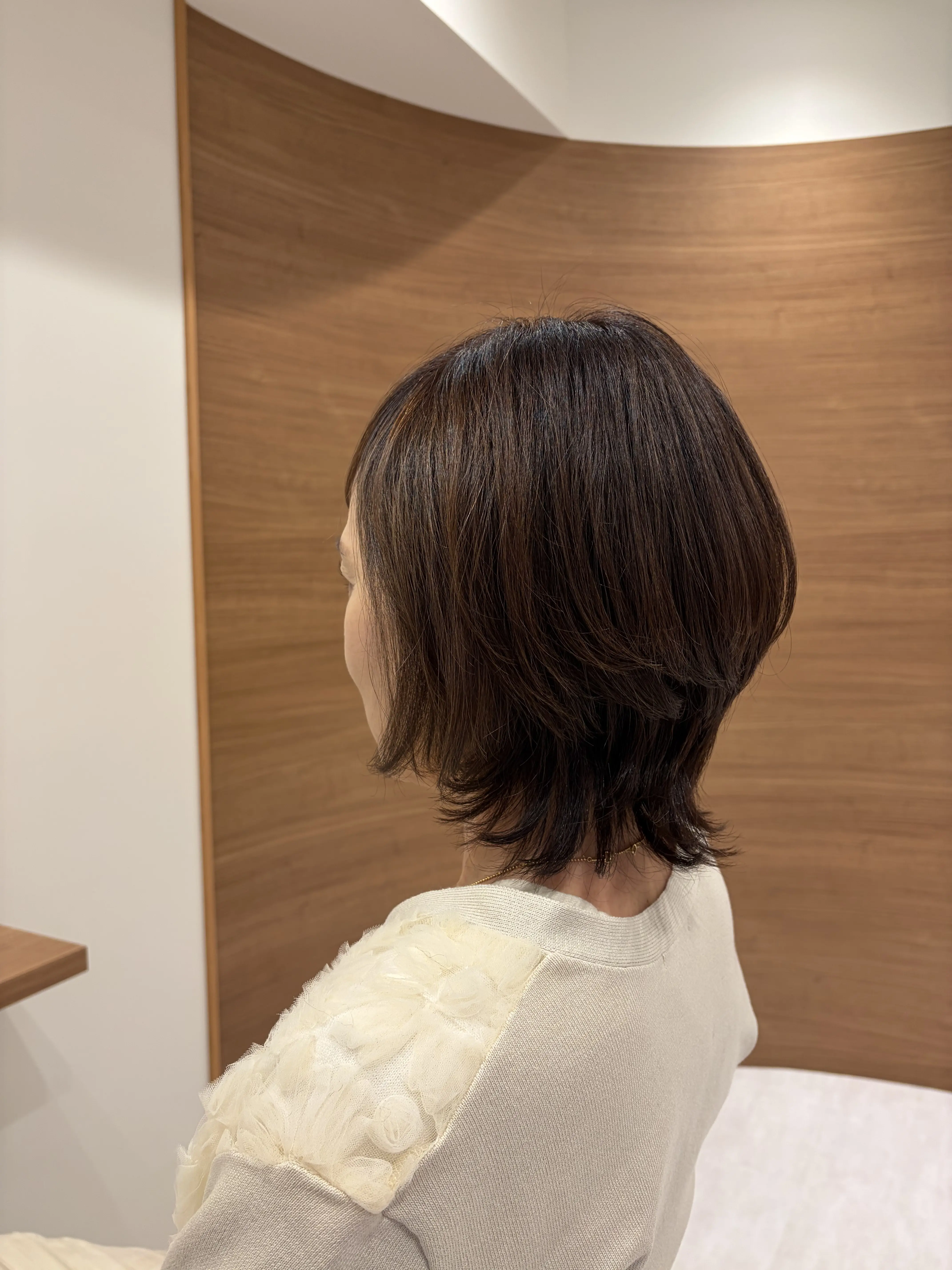 カットとトリートメントでツヤとコシが出た５０代女性