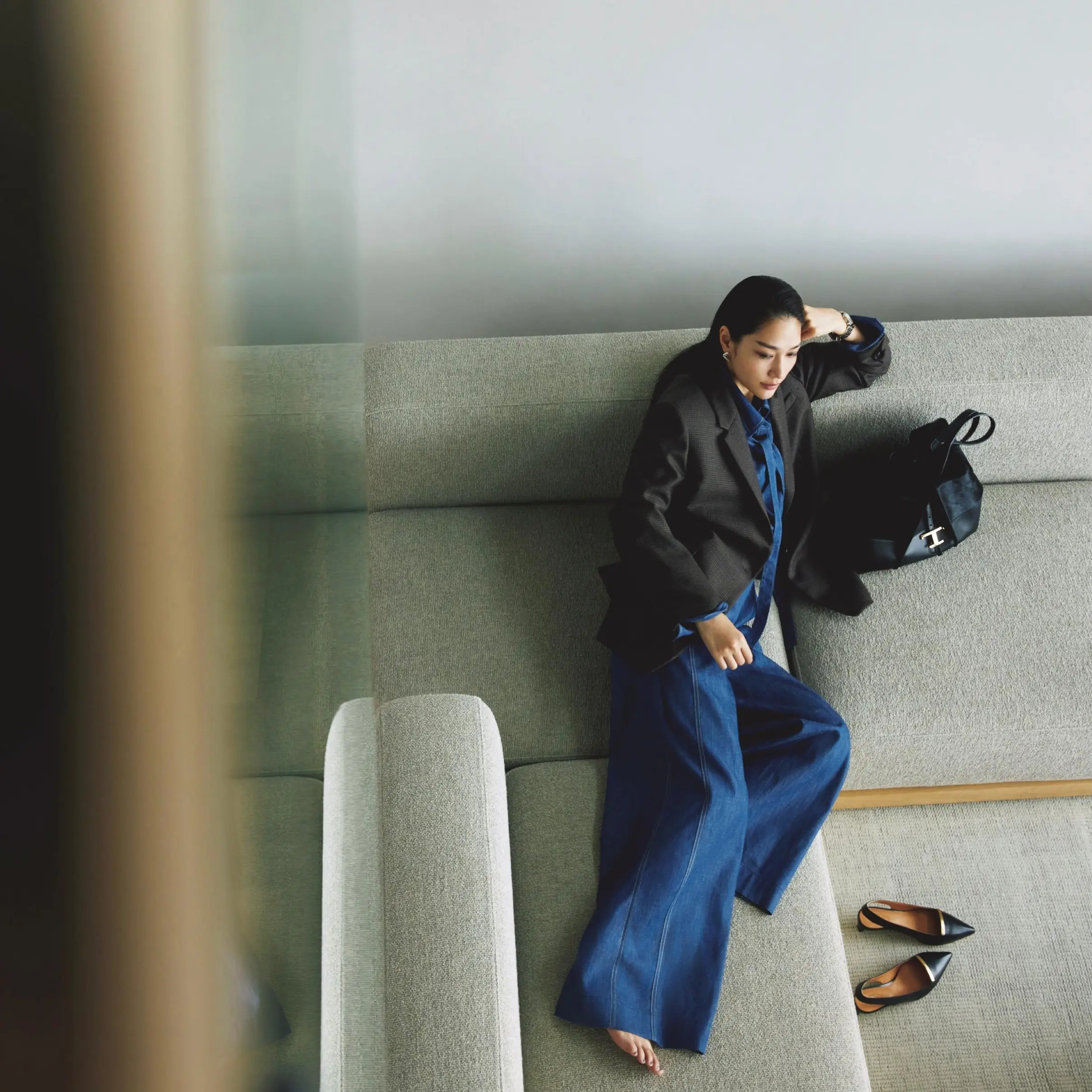 正統派な千鳥格子ジャケットはデニムセットアップとの組み合わせ