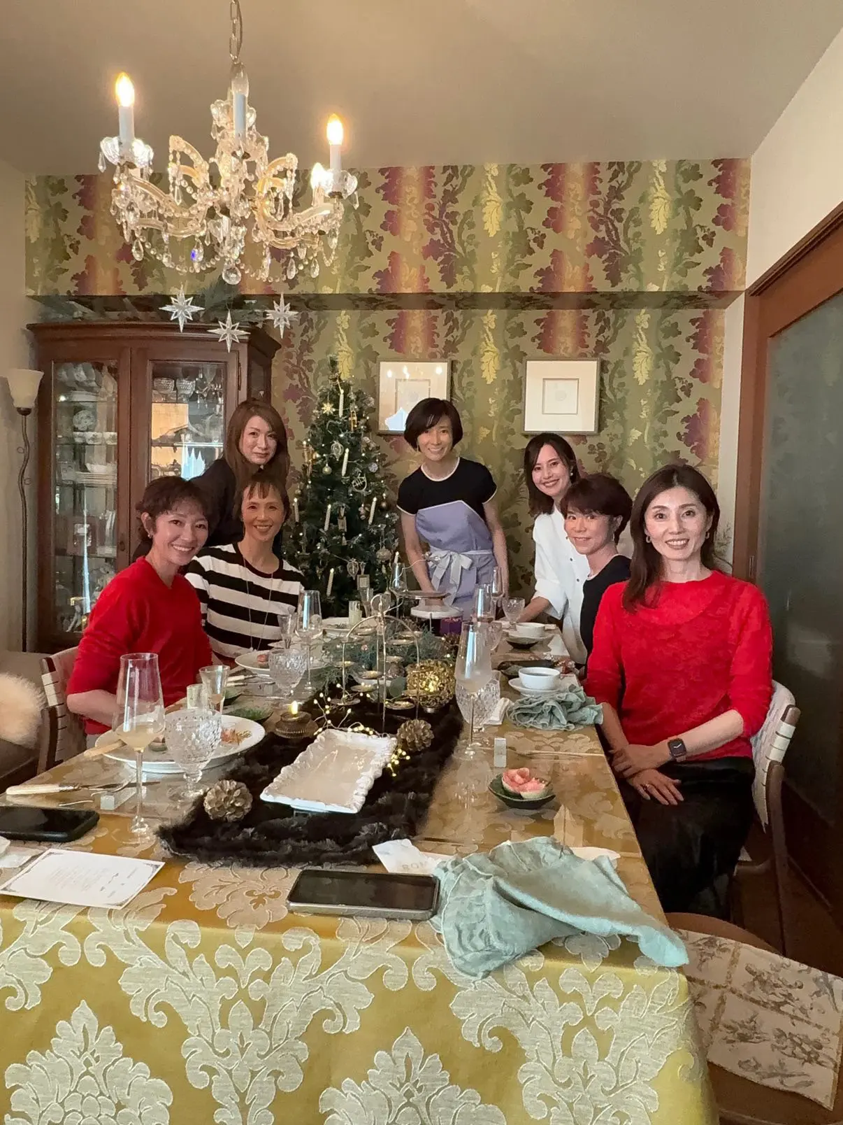 クリスマスカラーとしてZARAの赤トップス❤️を取り入れ、華やか気分で「パテ・ド・カンパーニュ」レッスンへ！_1_10