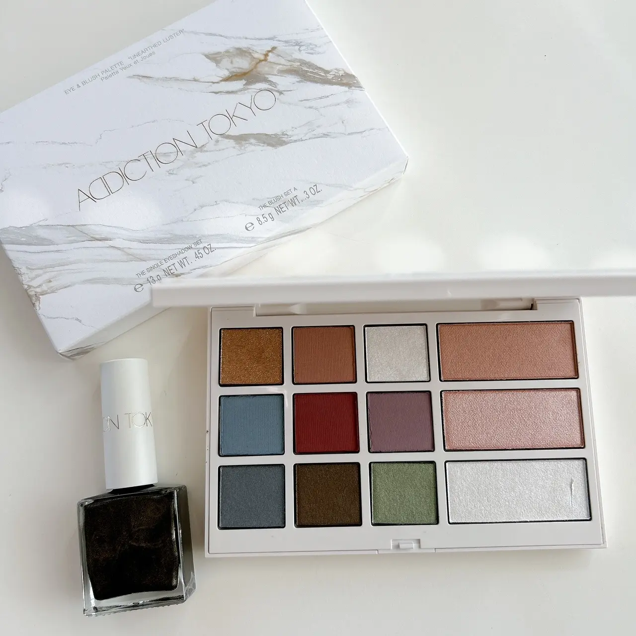 クリスマスコフレ アディクション アイ & ブラッシュ パレット アンアースド ラスター
