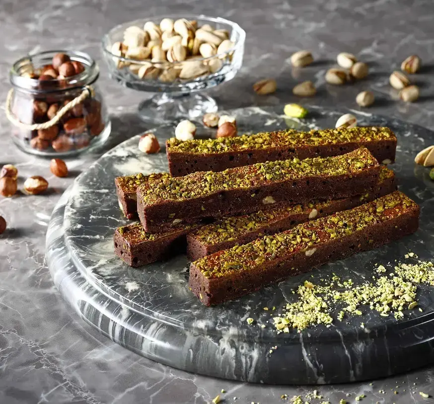 côte cour（コートクール）の「生ブラウニー ピスタチオ＆ヘーゼルナッツ」