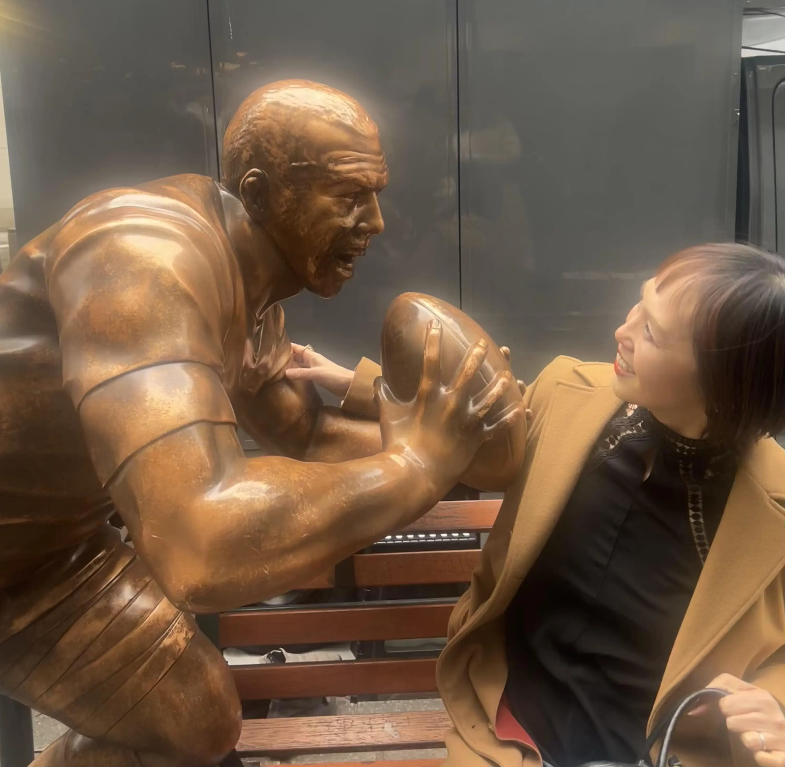 丸の内　リーチマイケル銅像