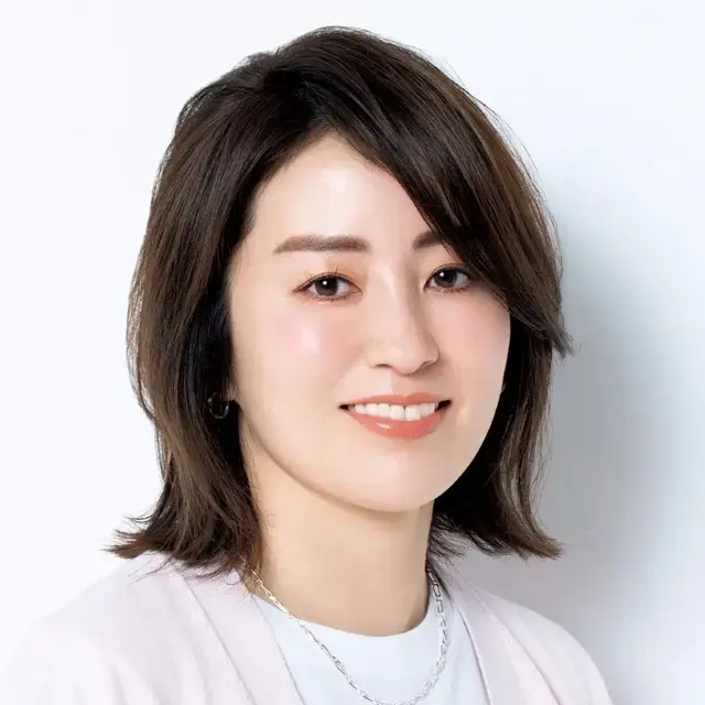 深め前髪で顔まわりボリュームアップ