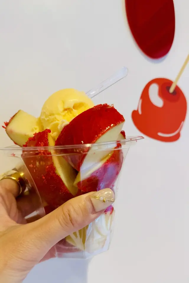 大人のおしゃれデザート?🍎りんご飴に遭遇😋_1_5