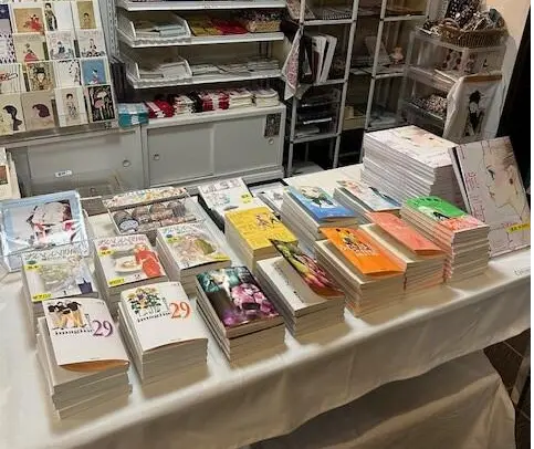 槇村さとる先生のコミックスやエッセイ、単行本の販売コーナー