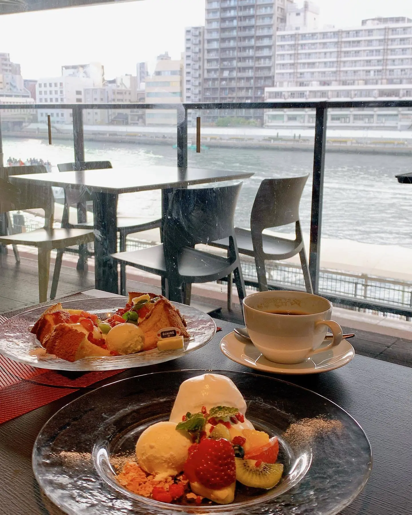 隅田川を眺めながらのんびりできるカフェへ。_1_1