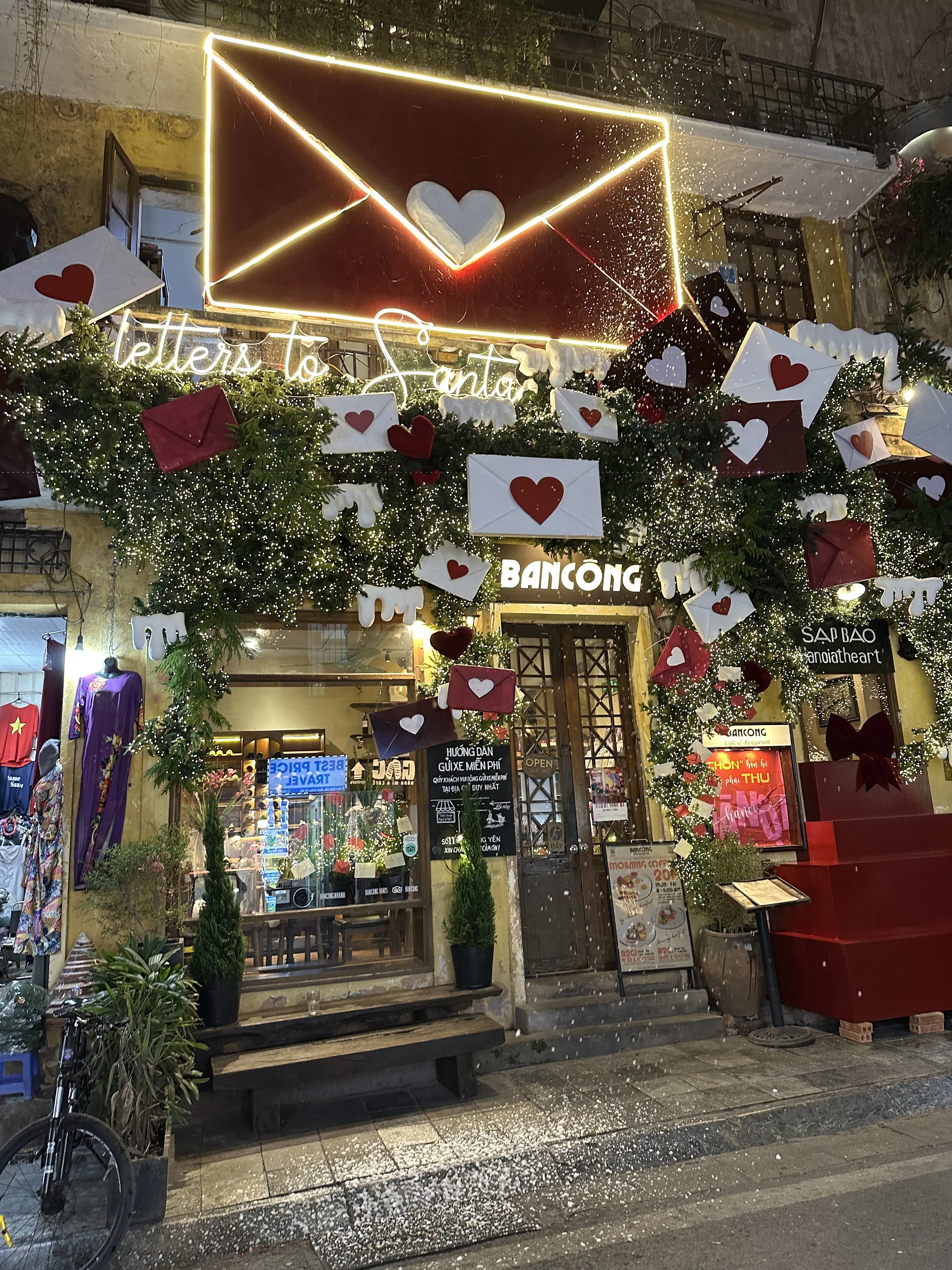 Bancong cafe ＆Restaurant　バンコンカフェ　ハノイ　ベトナム