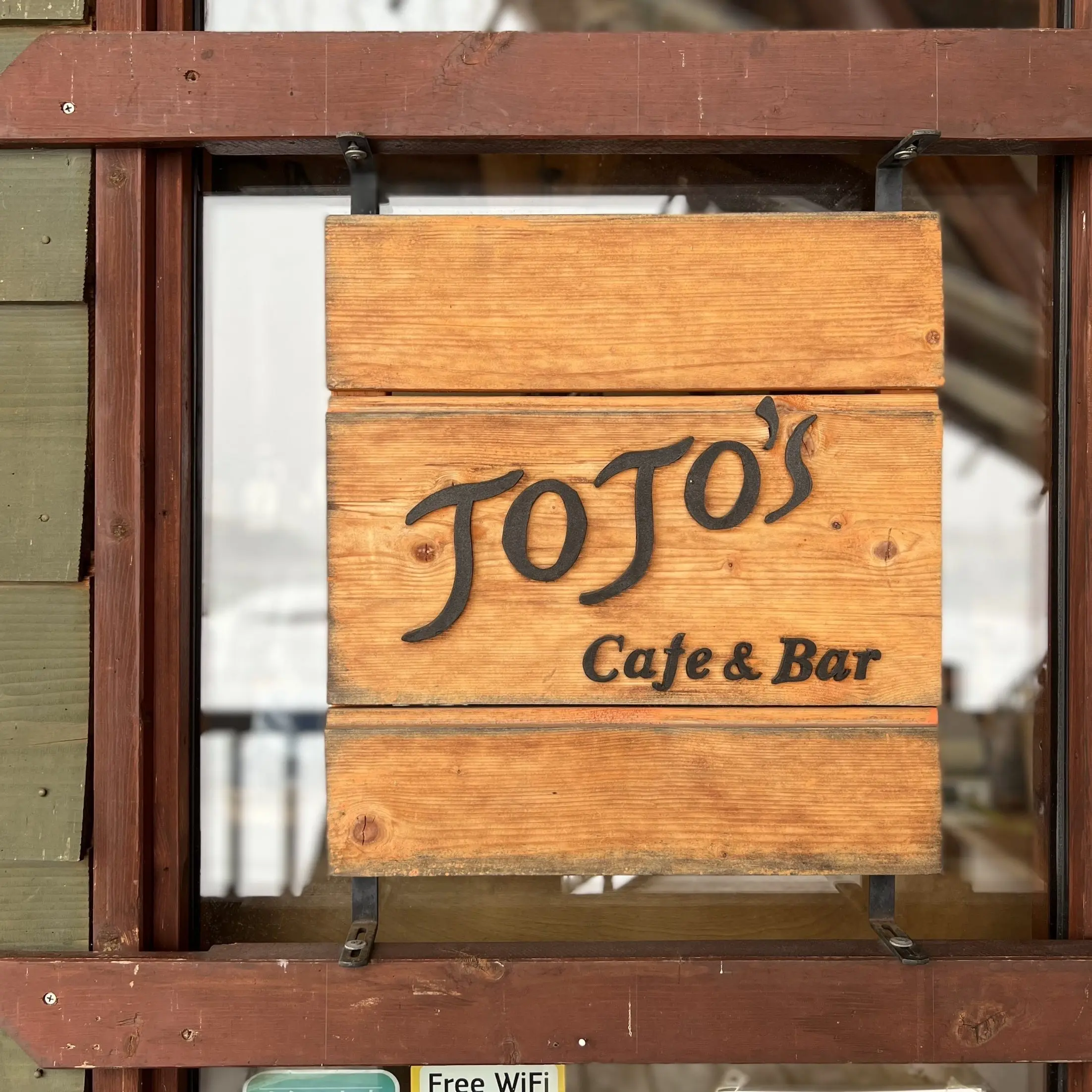 ニセコのカフェ「JoJo&#039;s Cafe＆Bar」の看板