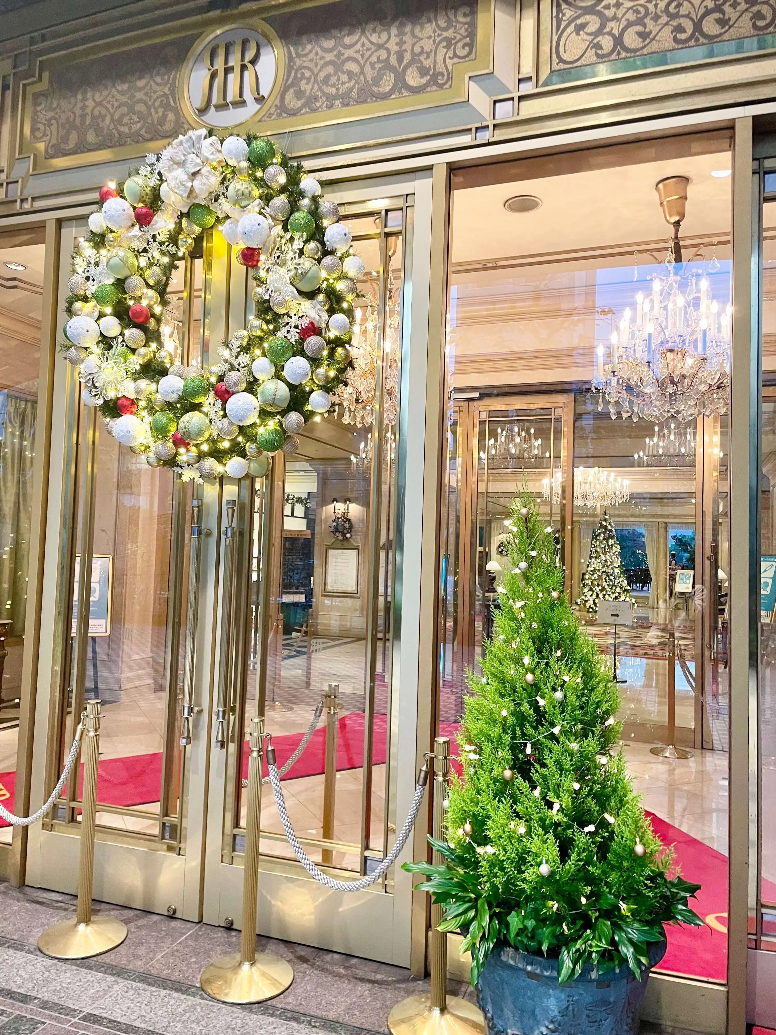 リーガロイヤルホテル東京エントランス。クリスマスバージョン。