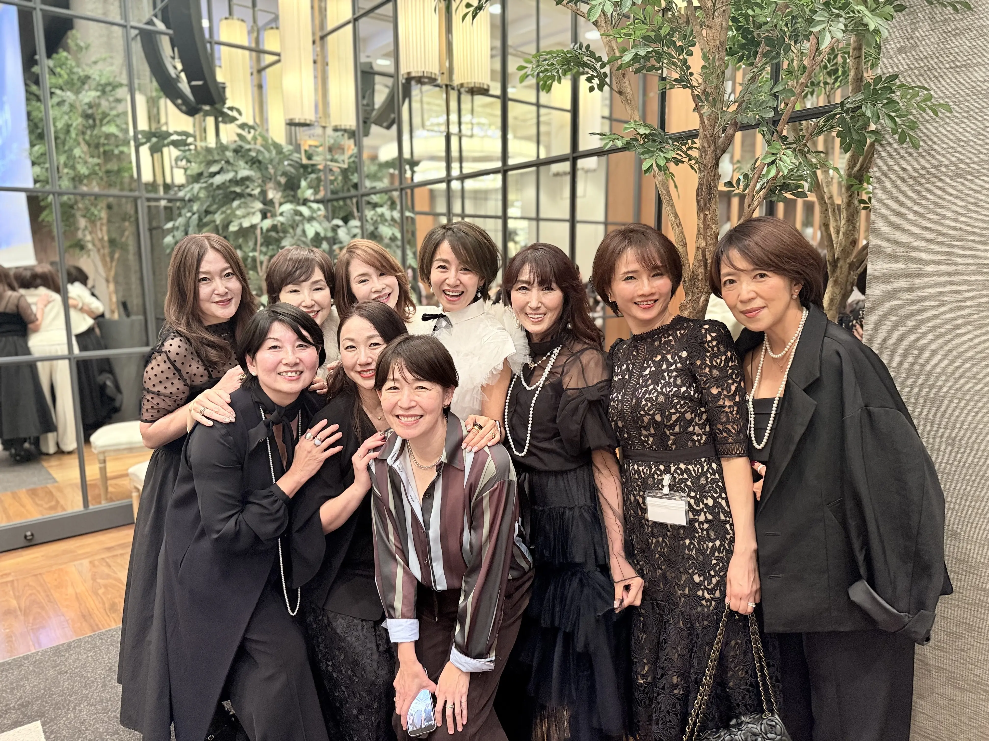 ブラックコーデで、【ソワレ・ドゥ・エクラ】へ_1_19