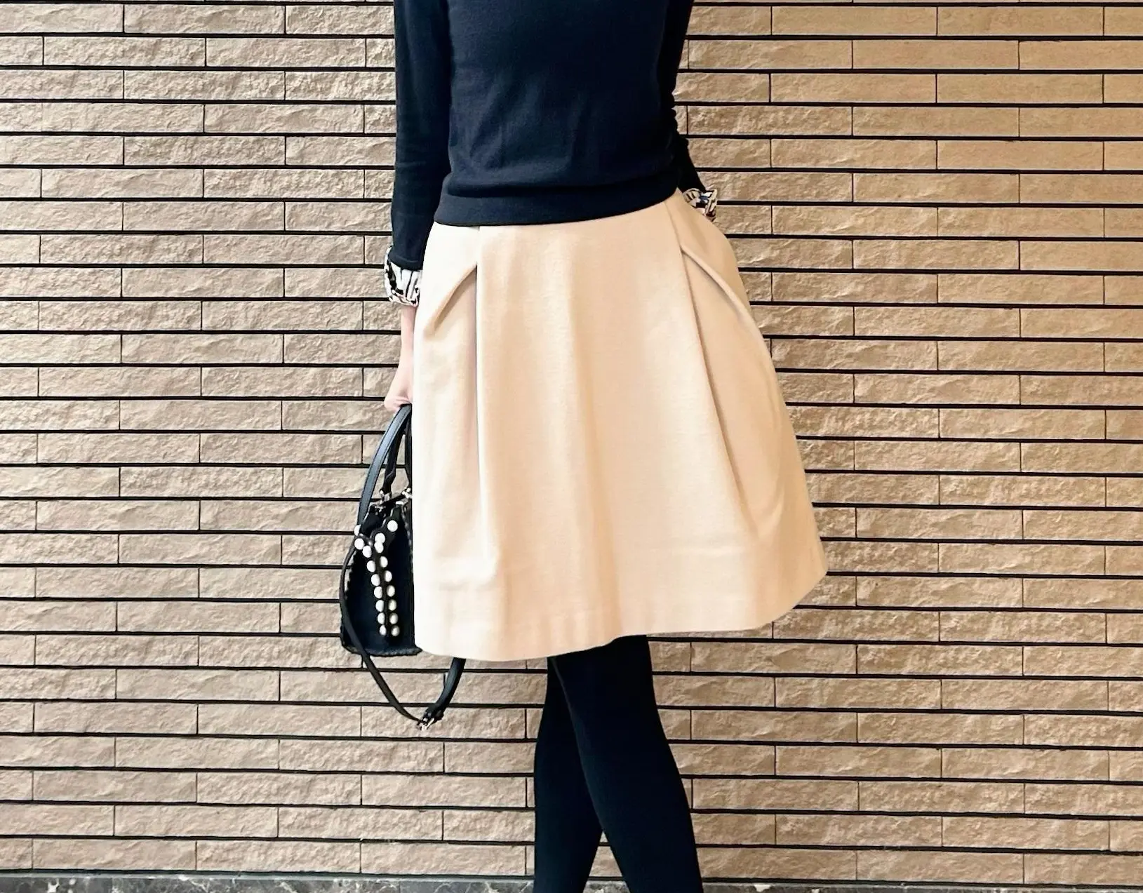 華組　法村麻起子さん　白　ホワイト　スカート　コーデ　キャシャレル　CACHAREL