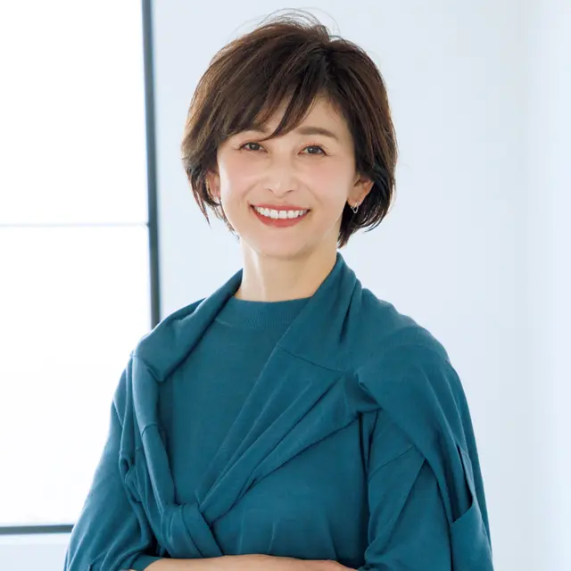 50代髪型・ヘアスタイル】華やかな毛流れが素敵な“こなれショート” | Web eclat |  50代女性のためのファッション、ビューティ、ライフスタイル最新情報