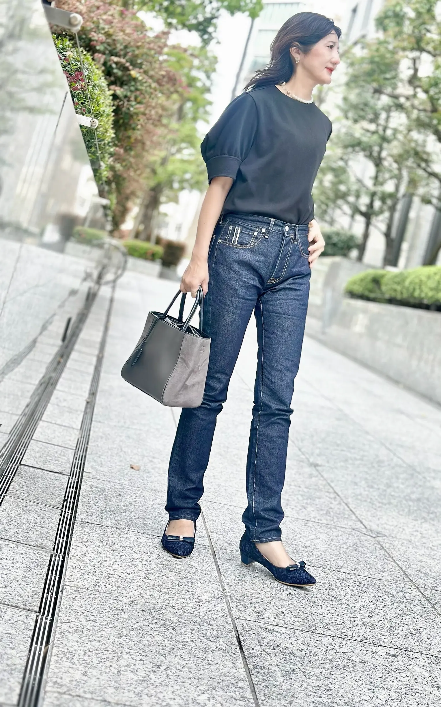 黒トップスで大阪・関西万博へ_1_2