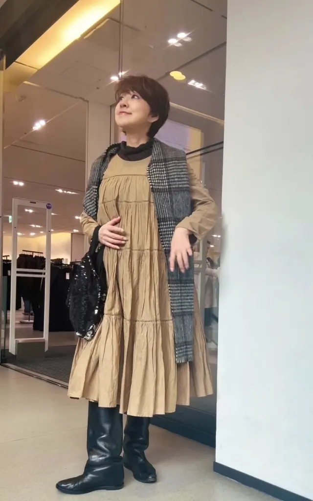 冬のマフラー、バンダナで顔周りの印象に差をつける大人の新春おしゃれコーデ_1_3