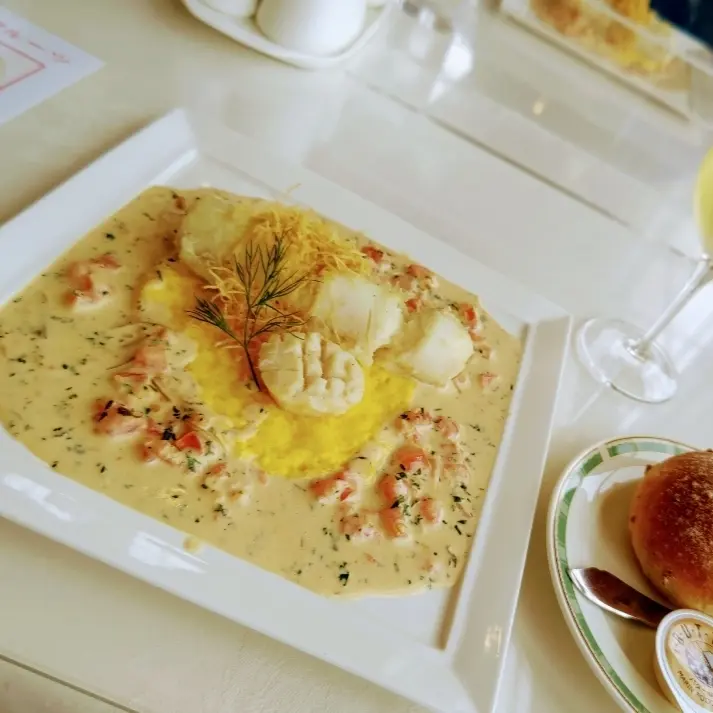 今日のランチは「カワハギとホタテのヴァプール～バンブランソース～」