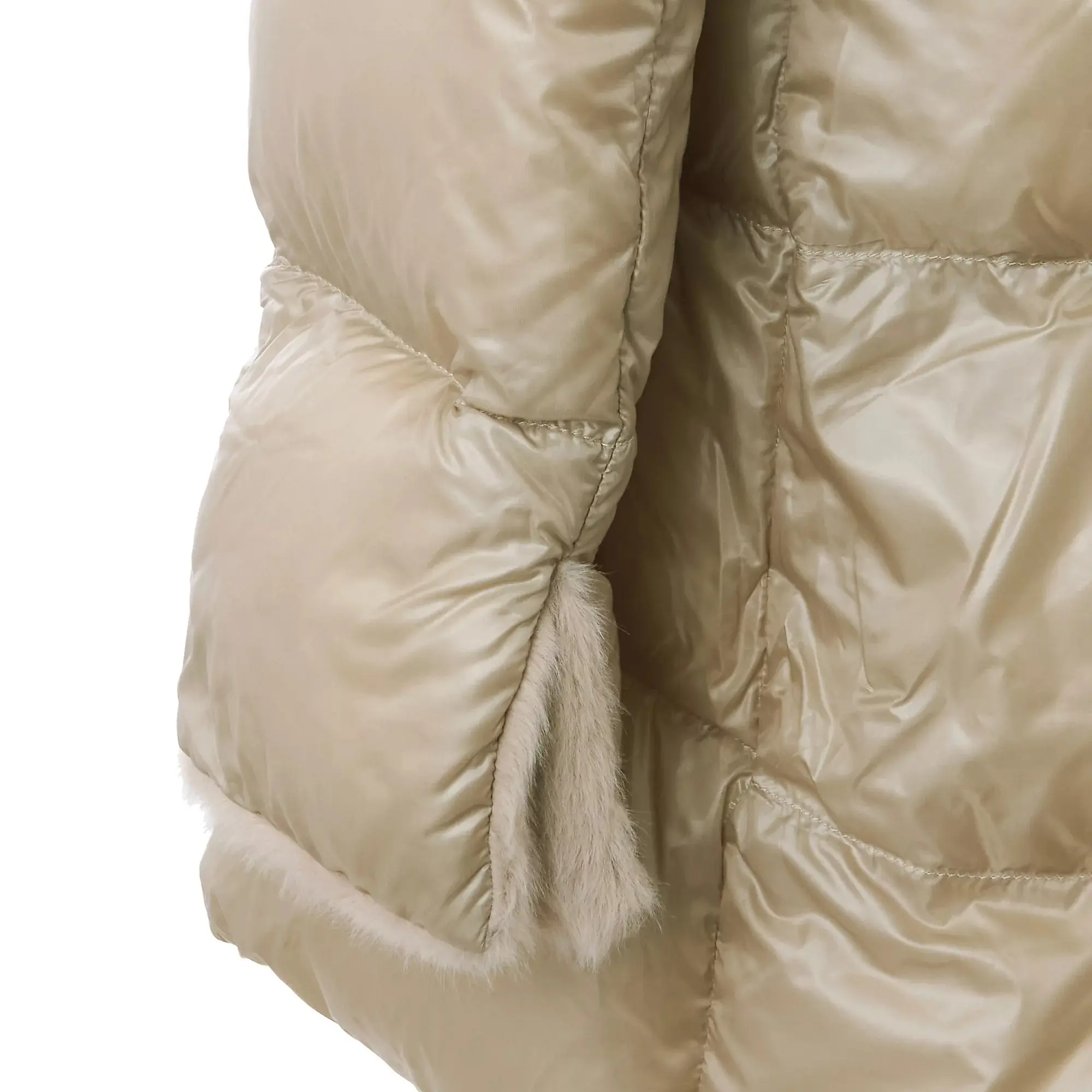 欲しいのは冬を彩るパワーアイテム！　華リュクスなアウター３選_1_3