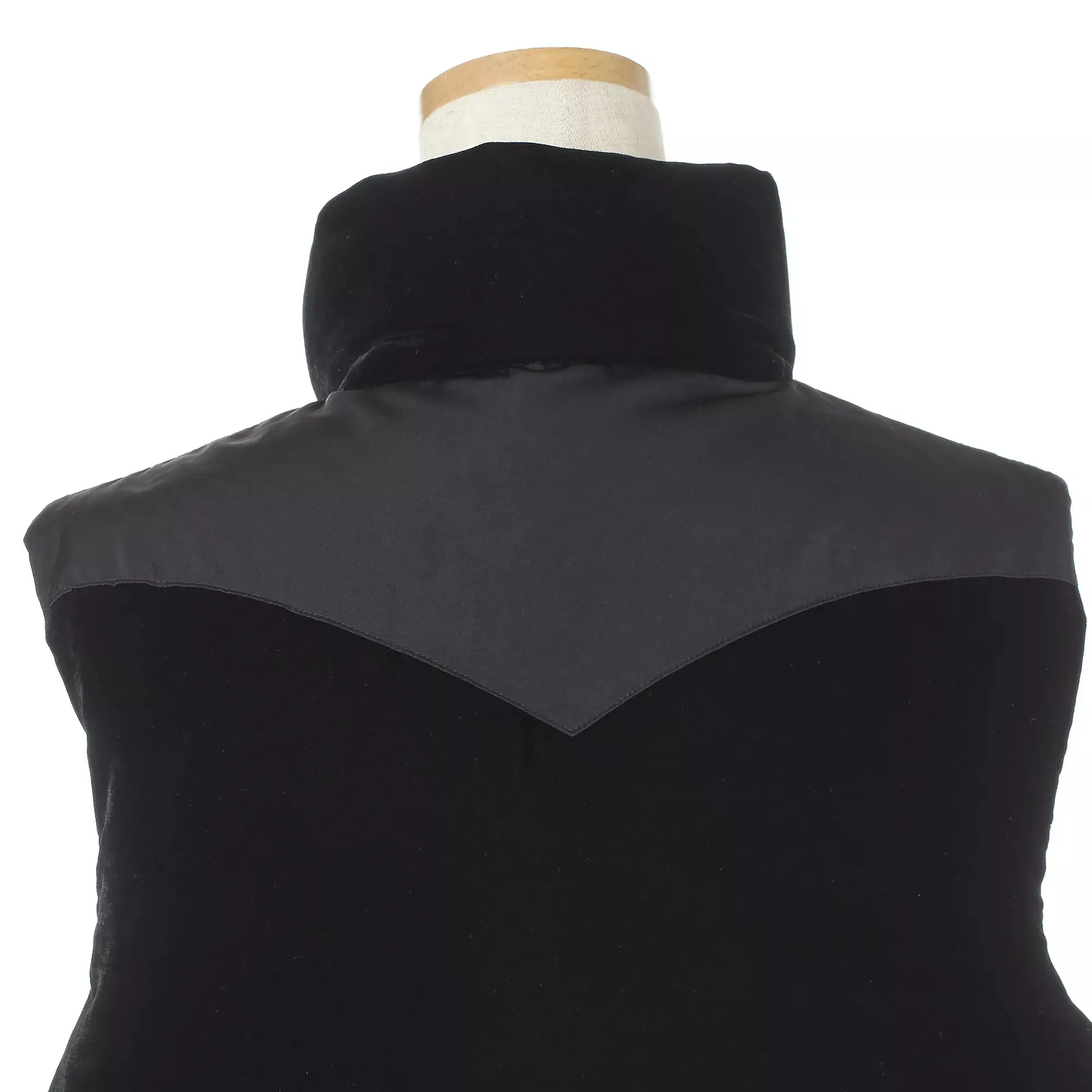 欲しいのは冬を彩るパワーアイテム！　華リュクスなアウター３選_1_6