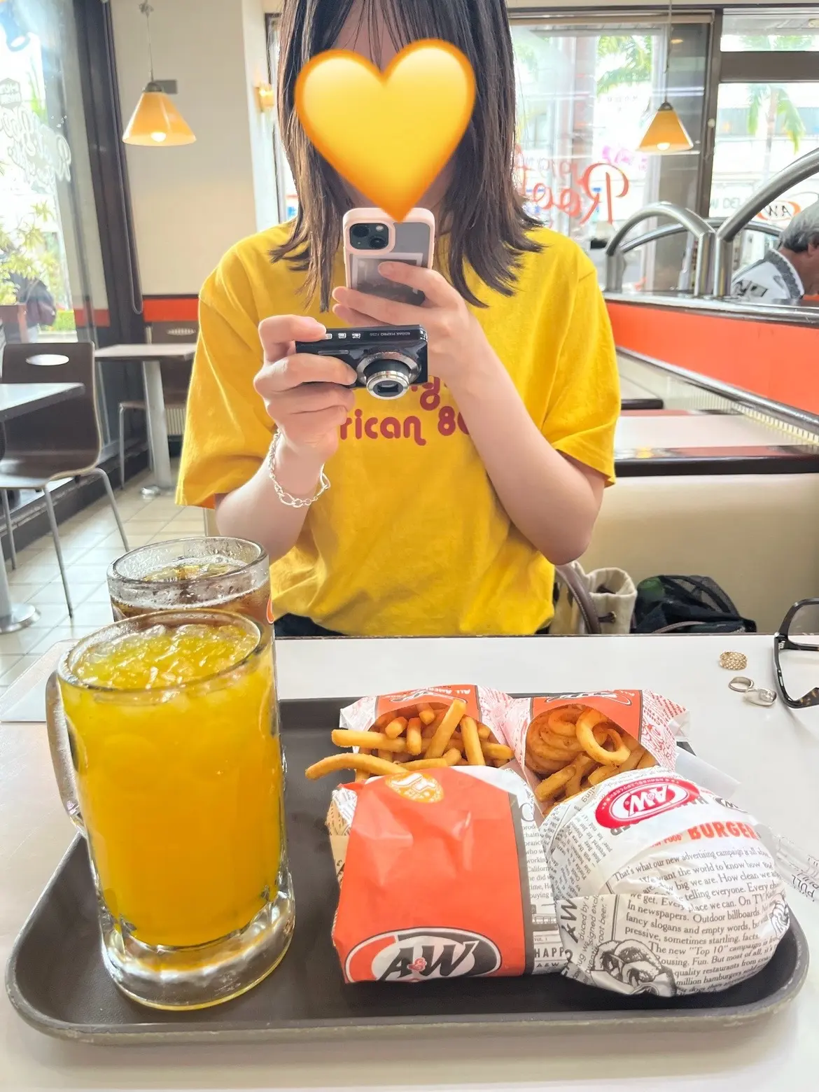 カメラ２台使いで撮影している☆娘もA&amp;W大好き！