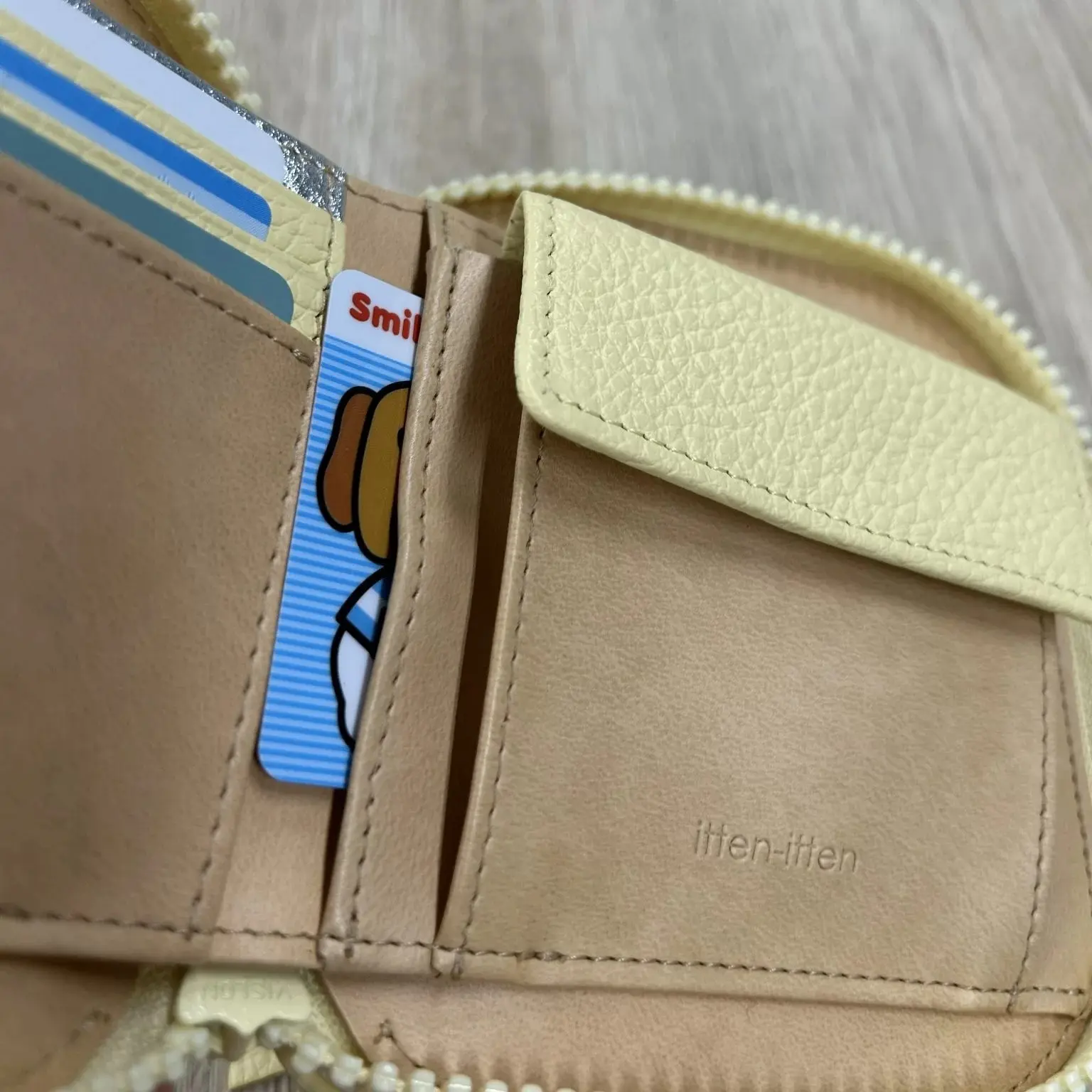 【50代 ファッション小物】一点一点、誠意を込めて。イタリアンレザーを使った富岡財布の魅力「itten-itten×eclat・ラウンドミニウォレット」_1_4