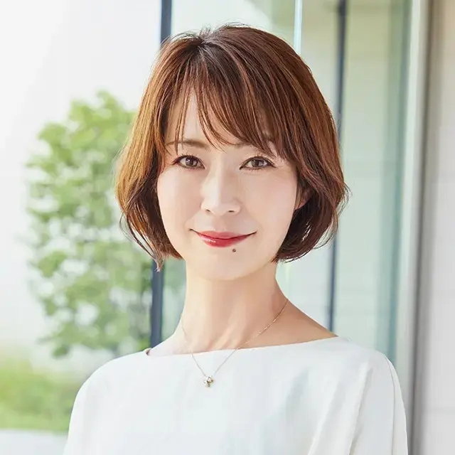 50代らしい華やかさと甘さが欲しいなら、ゆるめパーマで“ベル型”ボブに【50代髪型・ヘアスタイル】