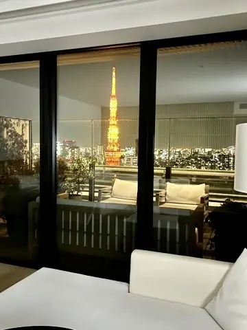 東京エディション虎ノ門の客室からの夜景