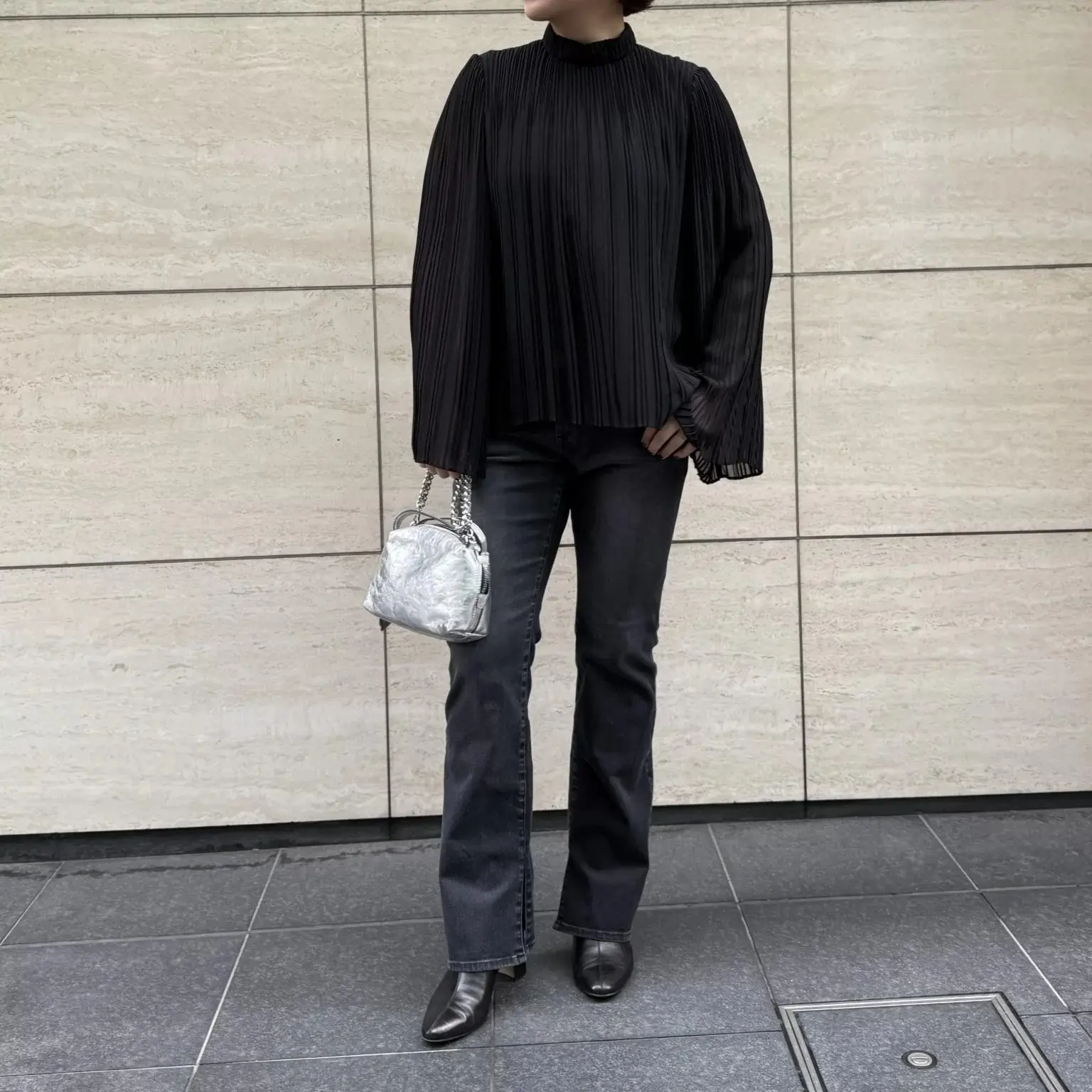 【50代 パンツ】脚長見え＆抜群のはき心地！「エクラ別注SURTストレッチデニム」骨格別おすすめ3コーデ_1_2