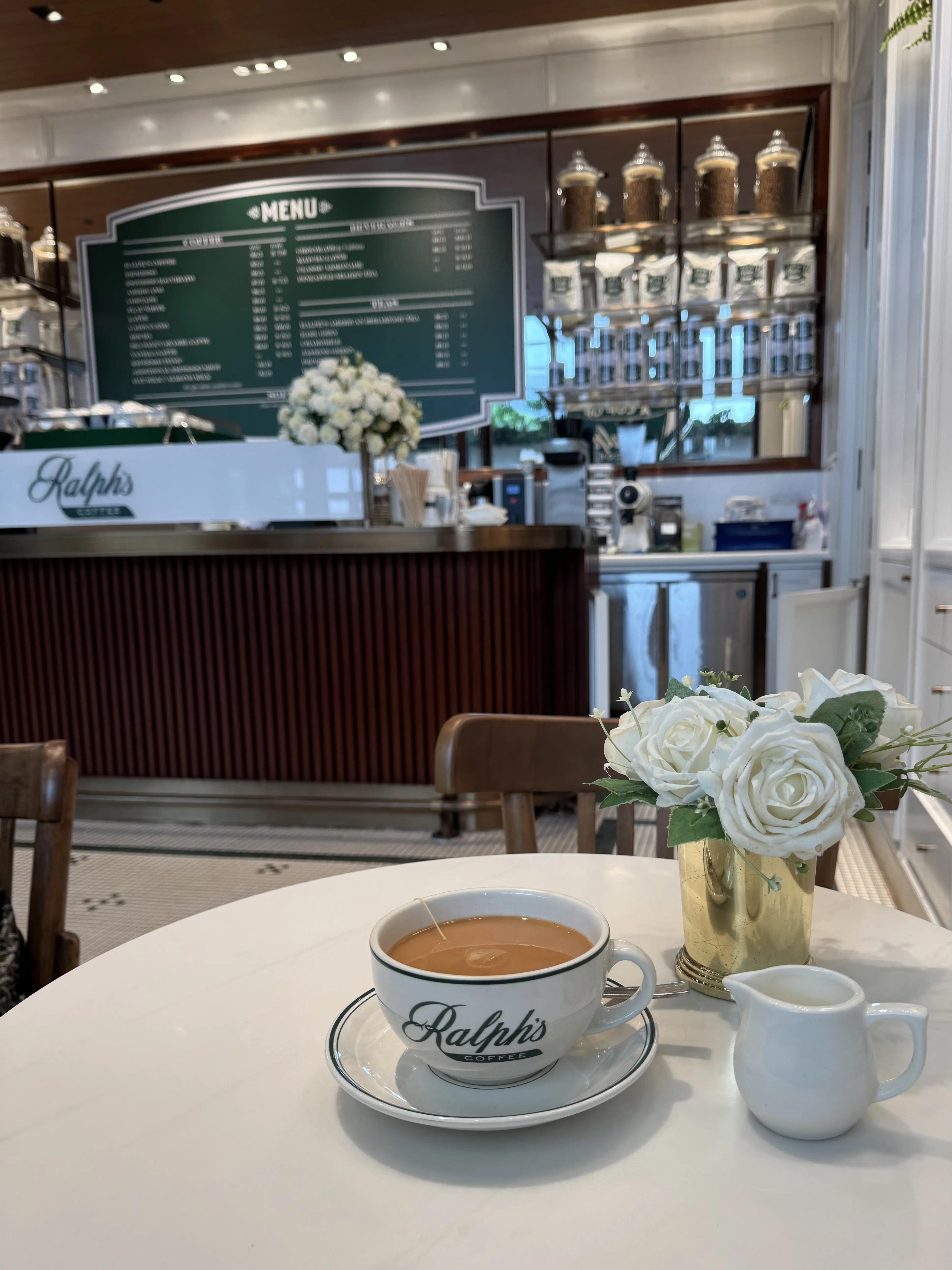 カフェ　店内