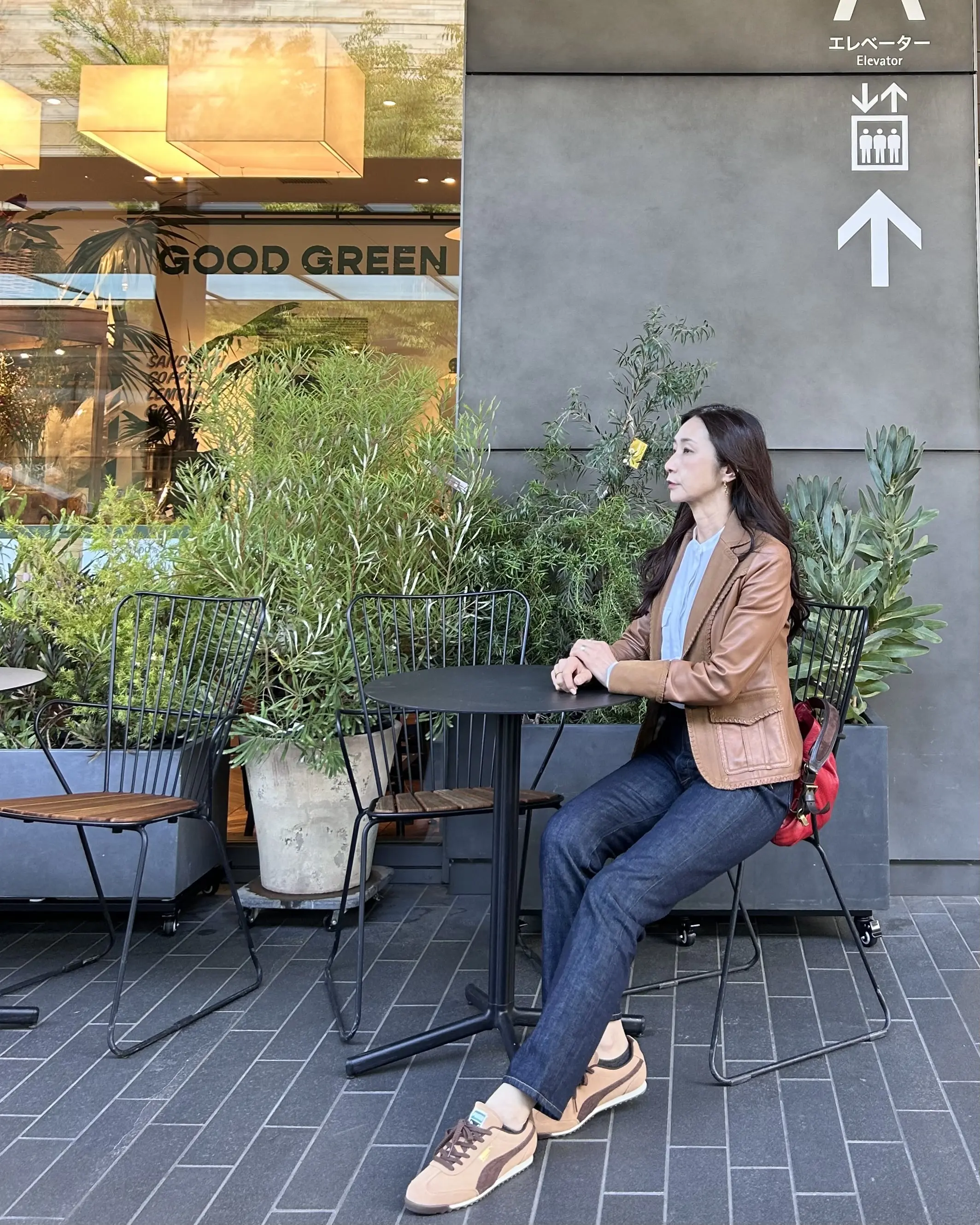 カフェテラスで